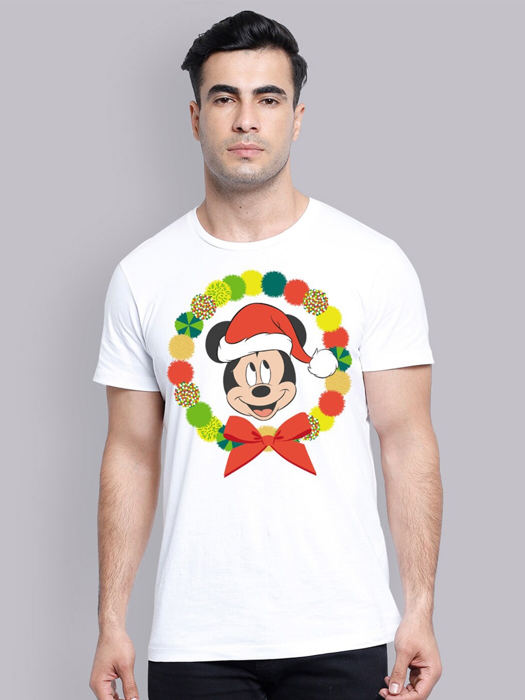 Free Authority Men White & Red Mickey And Friends Christmas Printed Pure Cotton T-shirt
Free Authority Men White & Red Mickey And Friends Christmas Printed Pure Cotton T-shirt