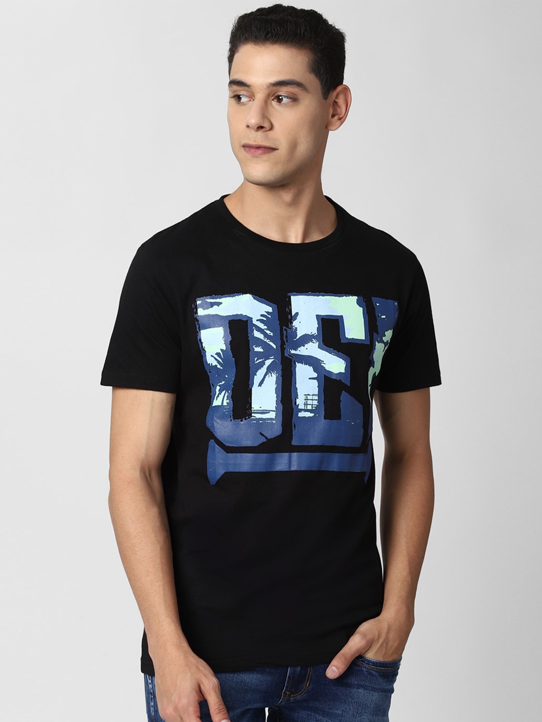 Peter England Casuals Men Black & Blue Typography Printed Pure Cotton Slim Fit T-shirt
Peter England Casuals Men Black & Blue Typography Printed Pure Cotton Slim Fit T-shirt