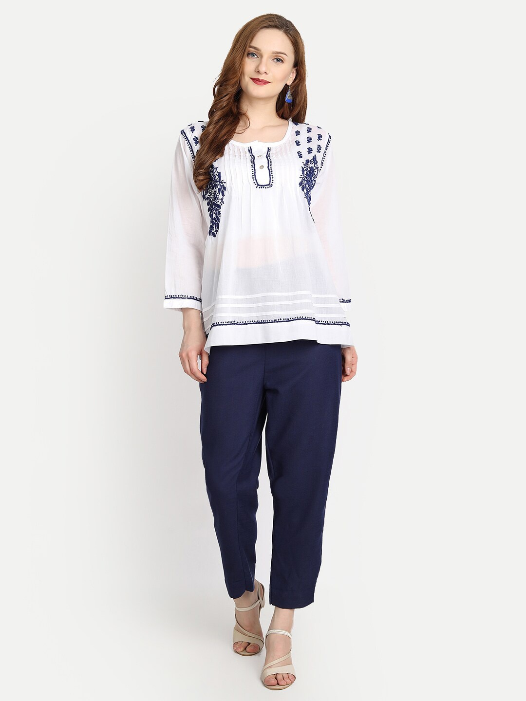 HOUSE OF KARI Women White & Navy Blue Chikankari Embroidered Tunic