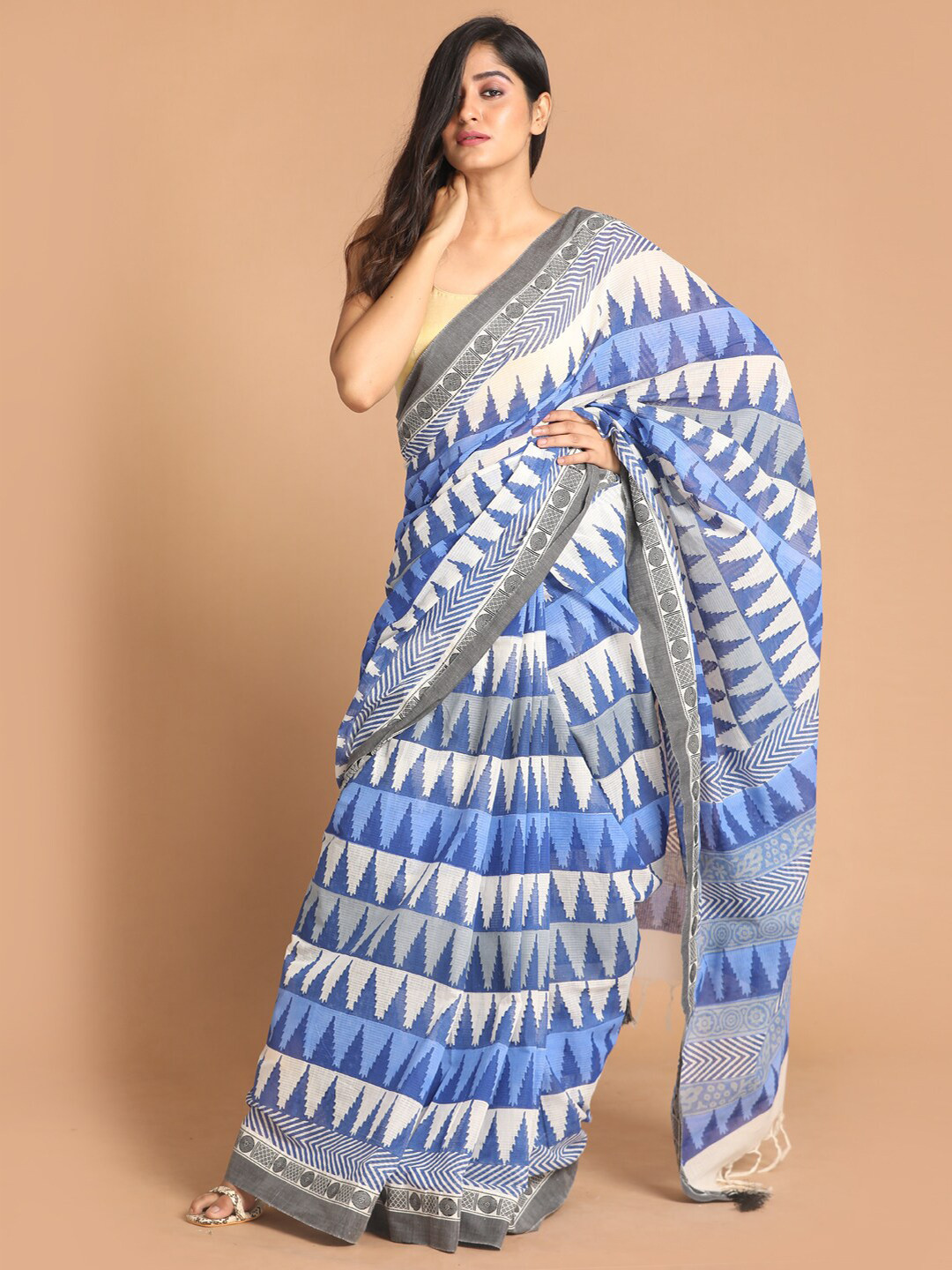 Indethnic Blue & White Pure Cotton Block Print Saree 
Indethnic Blue & White Pure Cotton Block Print Saree