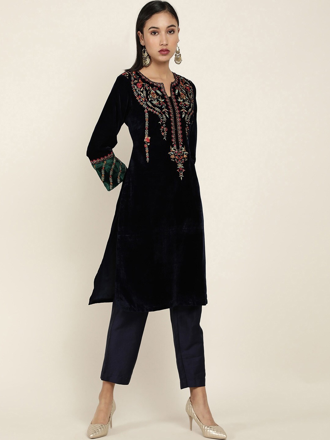 Soch Women Navy Blue & Red Floral Embroidered Thread Work Velvet Kurta With Trousers
Soch Women Navy Blue & Red Floral Embroidered Thread Work Velvet Kurta With Trousers