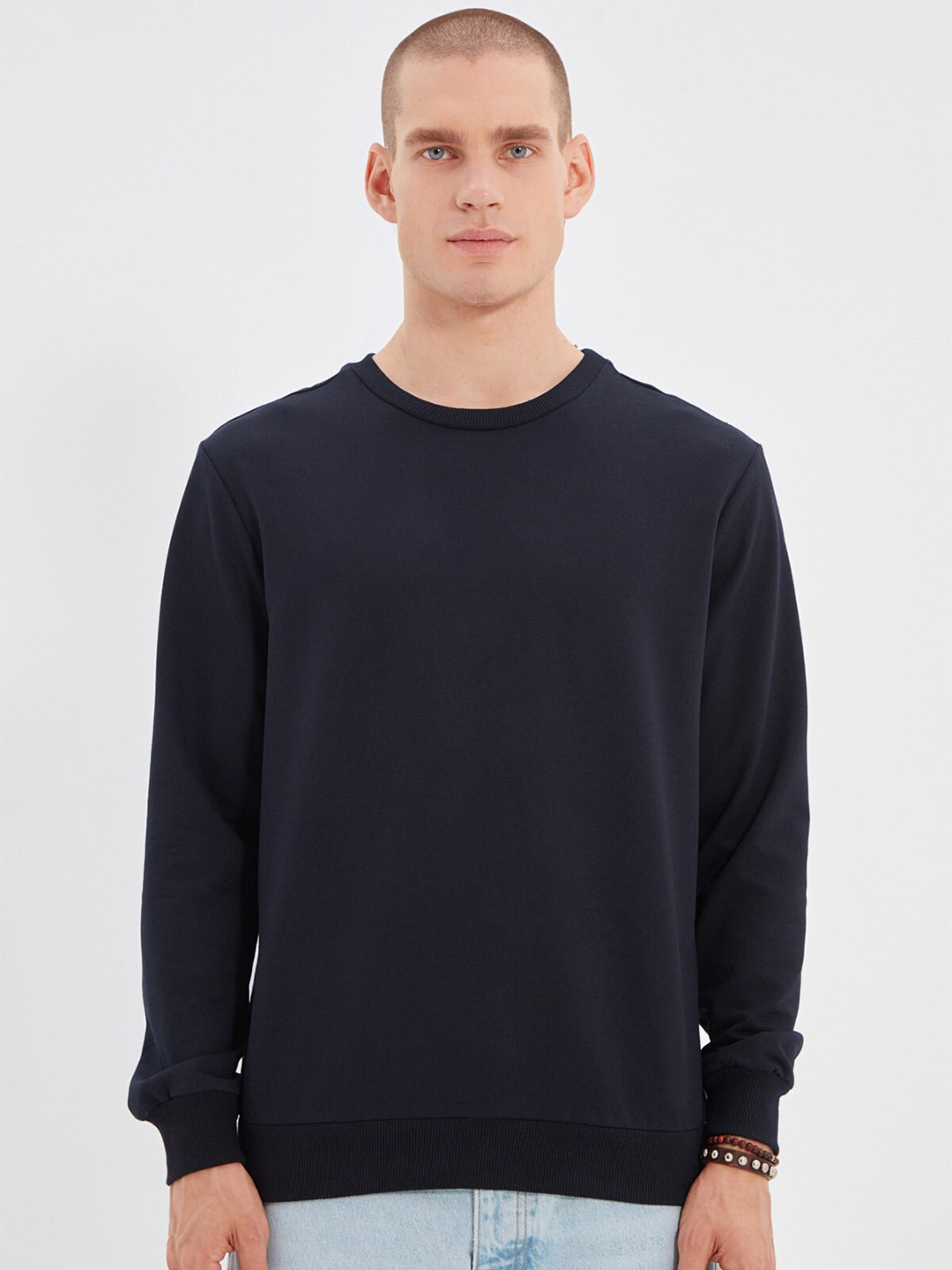 Trendyol Men Navy Blue Sweatshirt 
Trendyol Men Navy Blue Sweatshirt