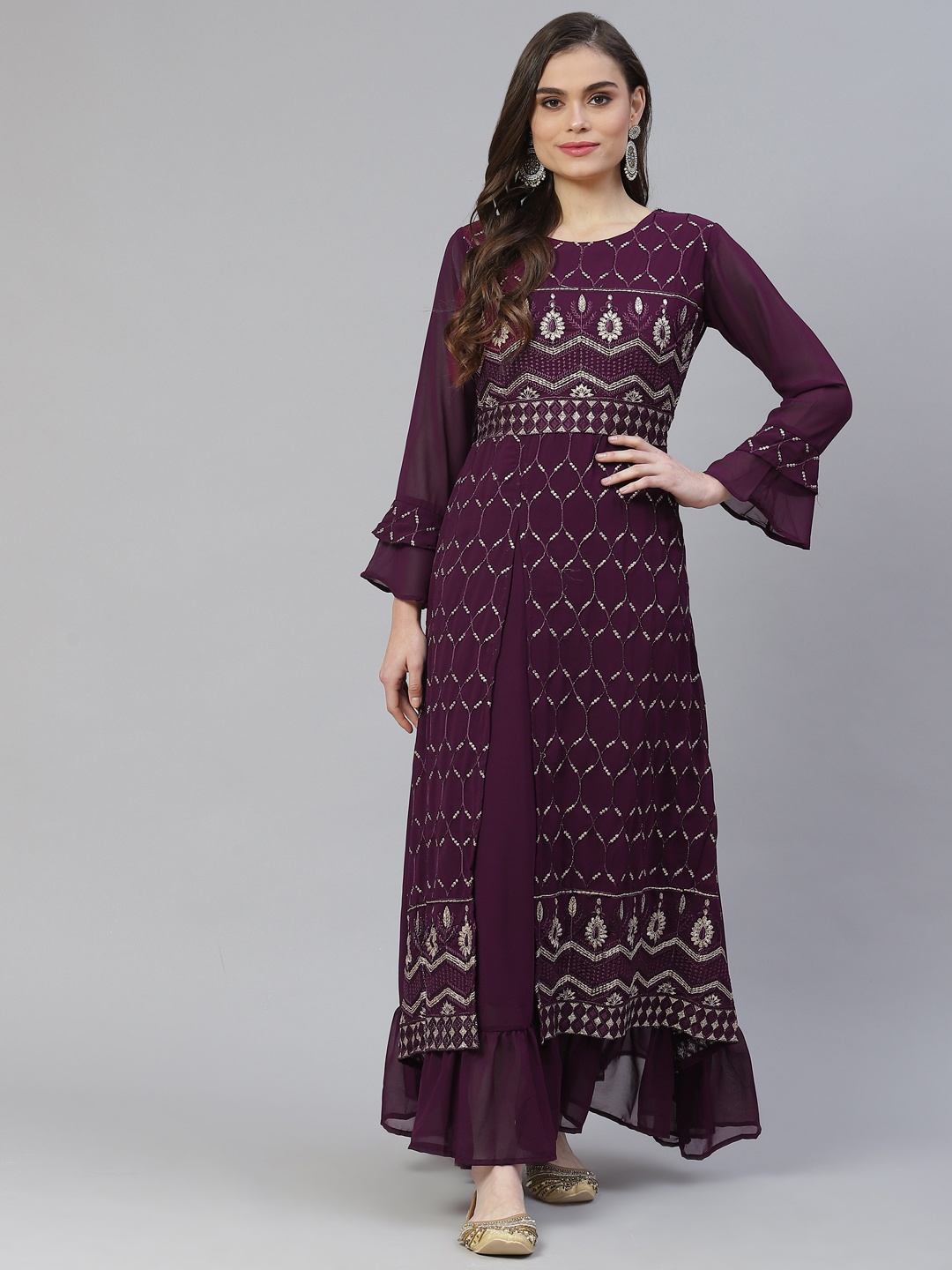 SHOPGARB Women Aubergine & Silver Ethnic Motifs Embroidered Bell Sleeves Layered Kurta, Purple
SHOPGARB Women Aubergine & Silver Ethnic Motifs Embroidered Bell Sleeves Layered Kurta, Purple