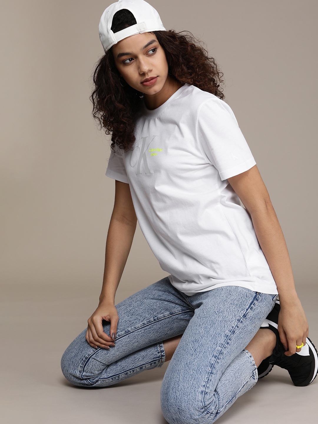 Calvin Klein Jeans Women White Brand Logo Print Round Neck Pure Cotton Applique T-shirt
Calvin Klein Jeans Women White Brand Logo Print Round Neck Pure Cotton Applique T-shirt