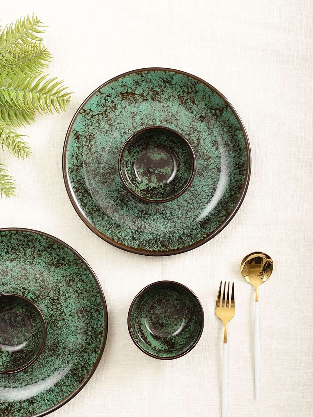 VarEesha Green & 8 Pieces Handcrafted and Hand Painted Printed Ceramic Glossy Dinner Set
VarEesha Green & 8 Pieces Handcrafted and Hand Painted Printed Ceramic Glossy Dinner Set