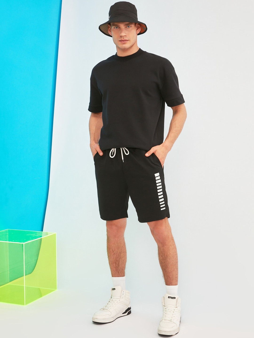 Trendyol Men Black Shorts
Trendyol Men Black Shorts
