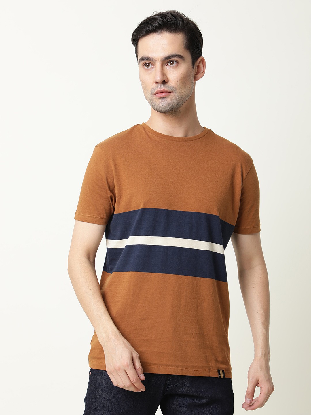 RARE RABBIT Men Brown & Navy Blue Colourblocked Pure Cotton Slim Fit T-shirt