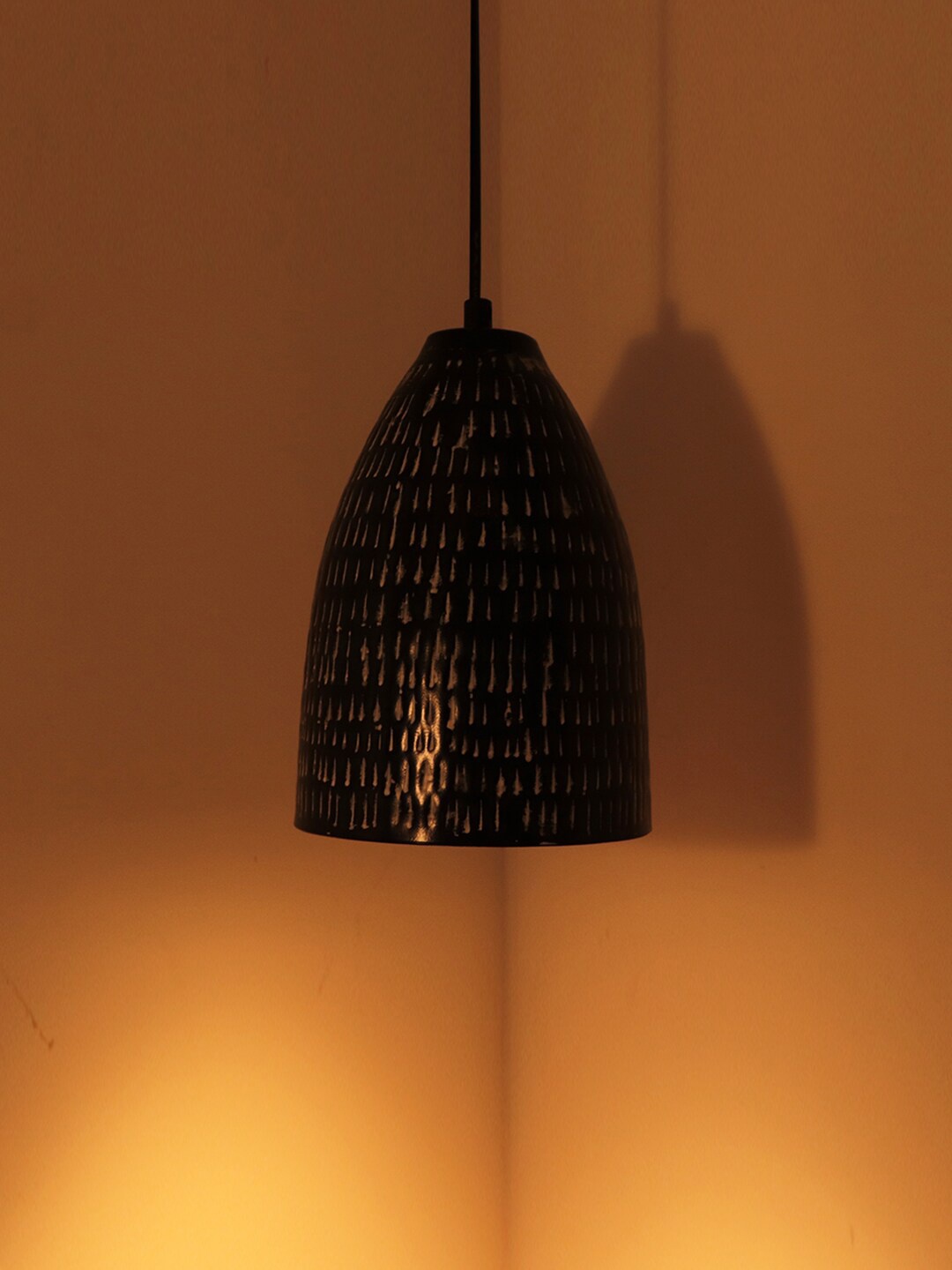 ExclusiveLane Black Finishing Hand-Hammered Iron Hanging Pendant Ceiling Lamp (9 Inch)
ExclusiveLane Black Finishing Hand-Hammered Iron Hanging Pendant Ceiling Lamp (9 Inch)