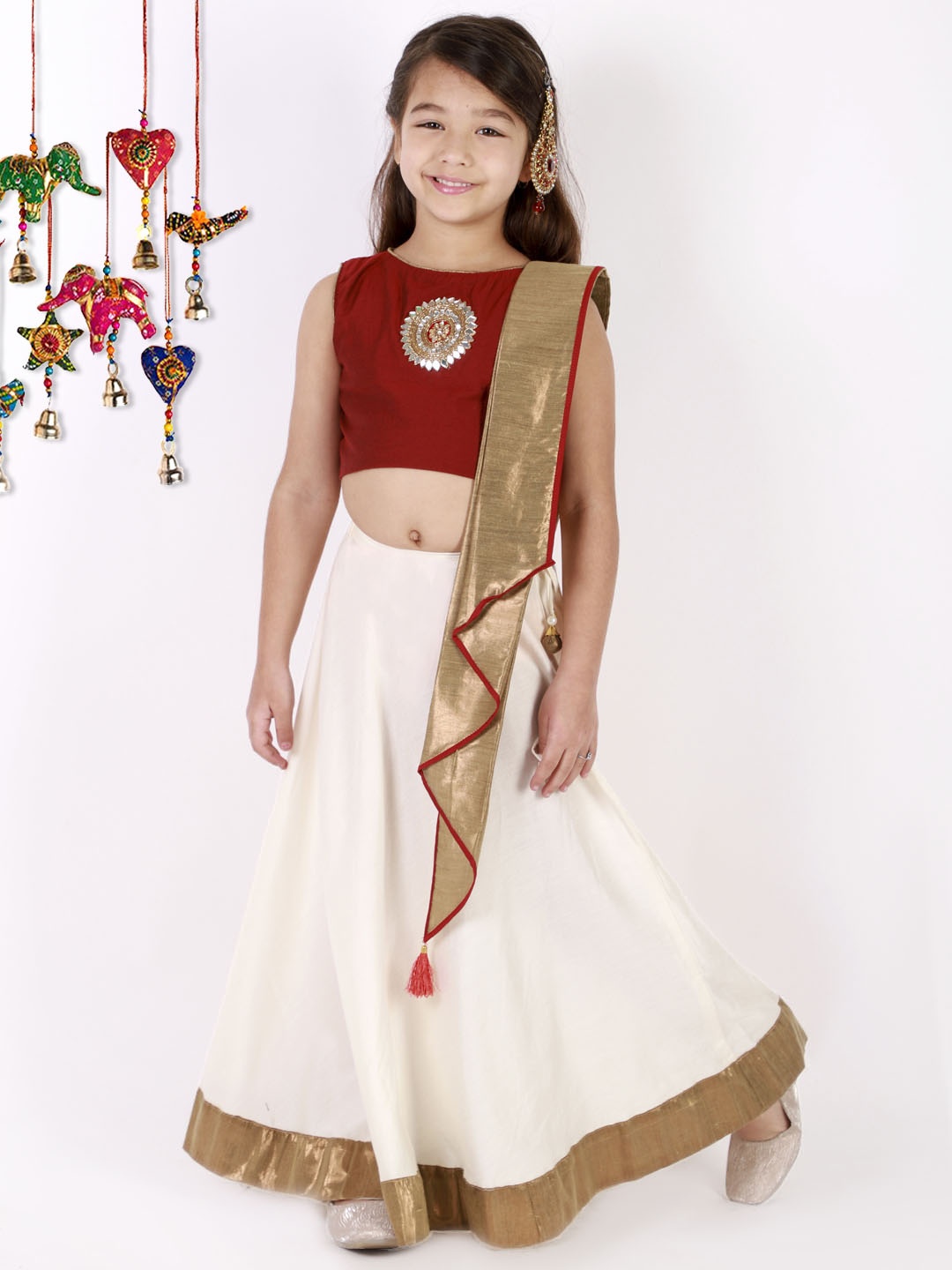 VASTRAMAY Girls Maroon & Off White Embroidered Ready to Wear Lehenga & Blouse With Dupatta
VASTRAMAY Girls Maroon & Off White Embroidered Ready to Wear Lehenga & Blouse With Dupatta