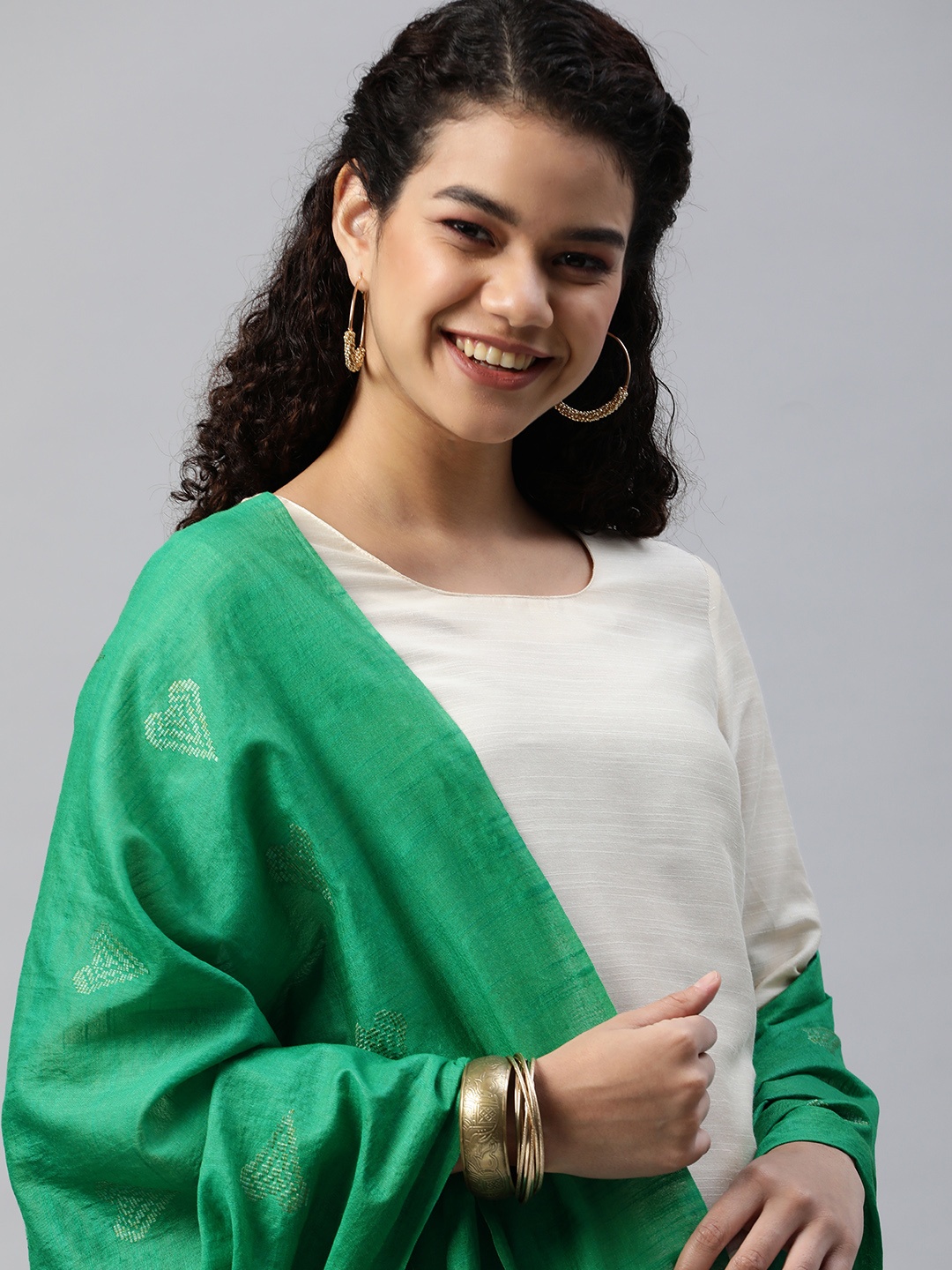 swatika Women Green Ethnic Motifs Thread Work Woven Design Bhagalpuri Handloom Dupatta
swatika Women Green Ethnic Motifs Thread Work Woven Design Bhagalpuri Handloom Dupatta