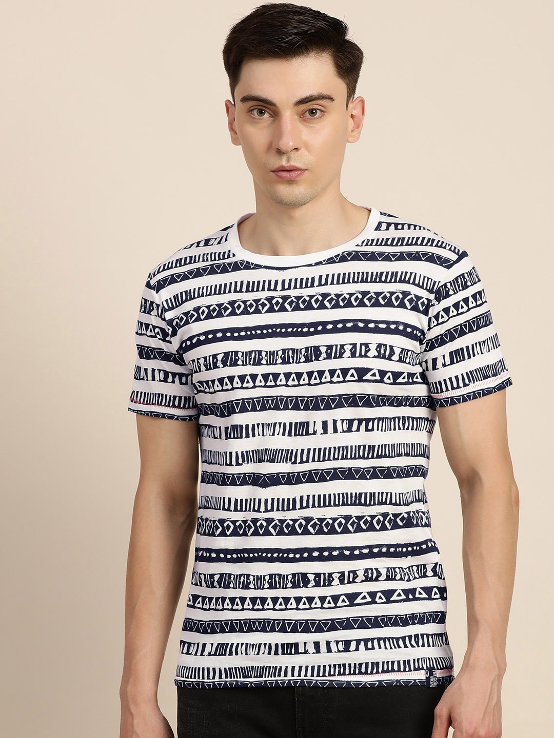 Difference of Opinion Men Navy Blue & White Pure Cotton Striped & Aztec Print T-shirt
Difference of Opinion Men Navy Blue & White Pure Cotton Striped & Aztec Print T-shirt