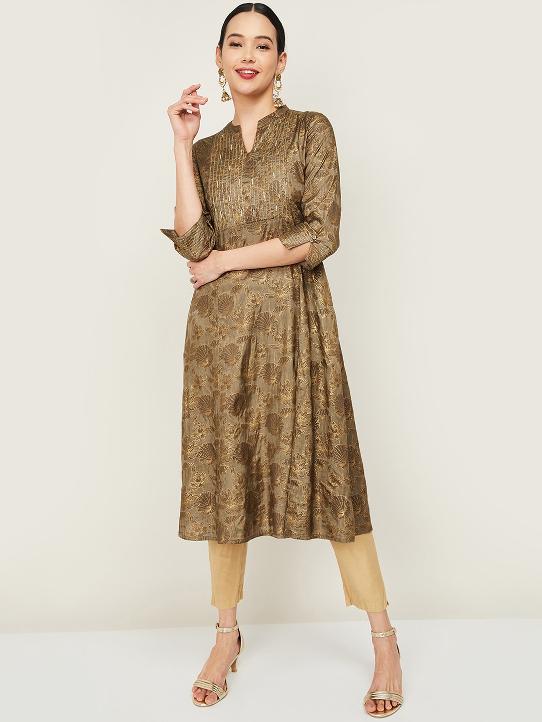 Melange by Lifestyle Women Beige Keyhole Neck Flared Sleeves Thread Work Anarkali Kurta
Melange by Lifestyle Women Beige Keyhole Neck Flared Sleeves Thread Work Anarkali Kurta