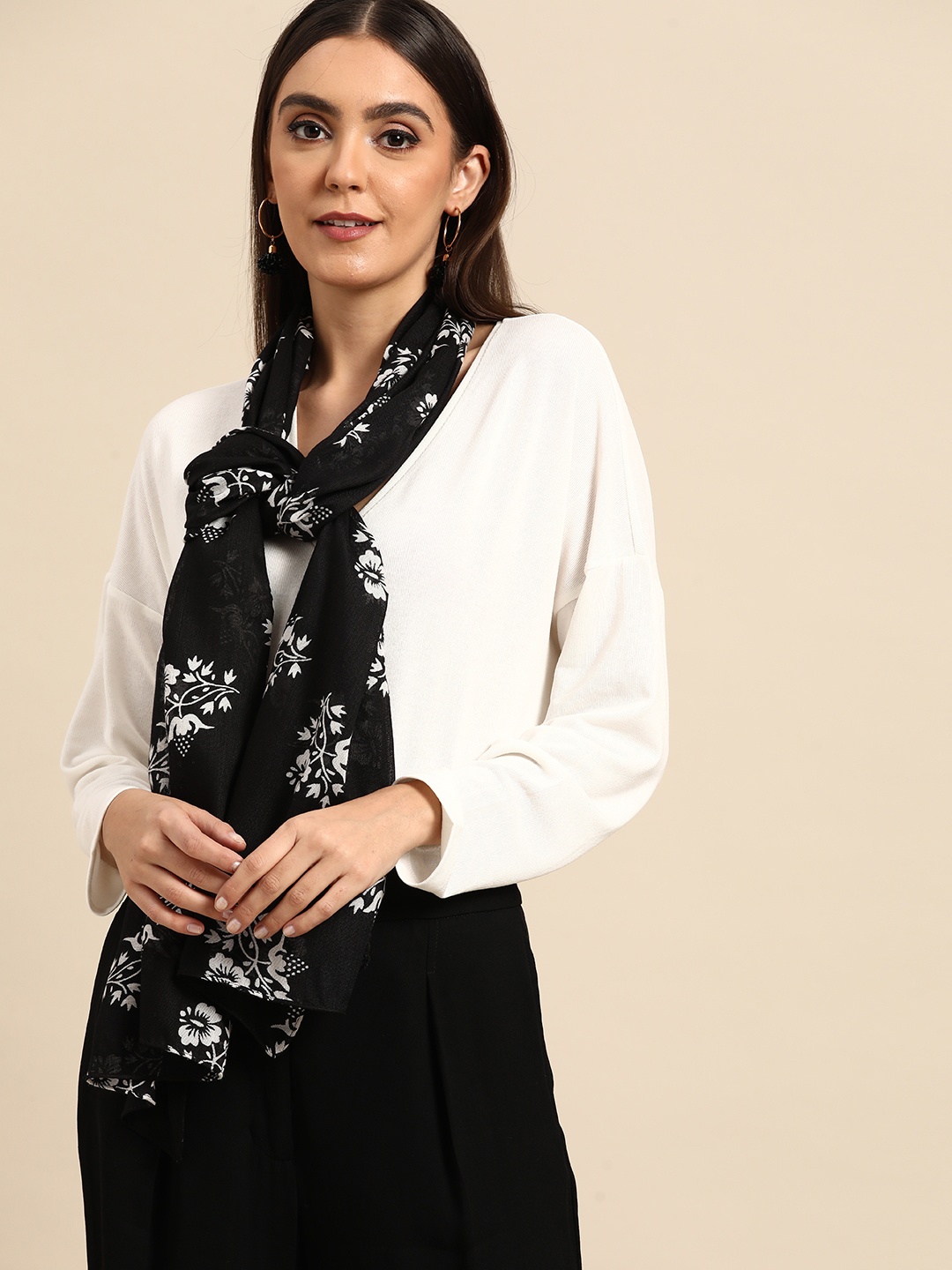 Anouk Women Black & White Floral Print Scarf