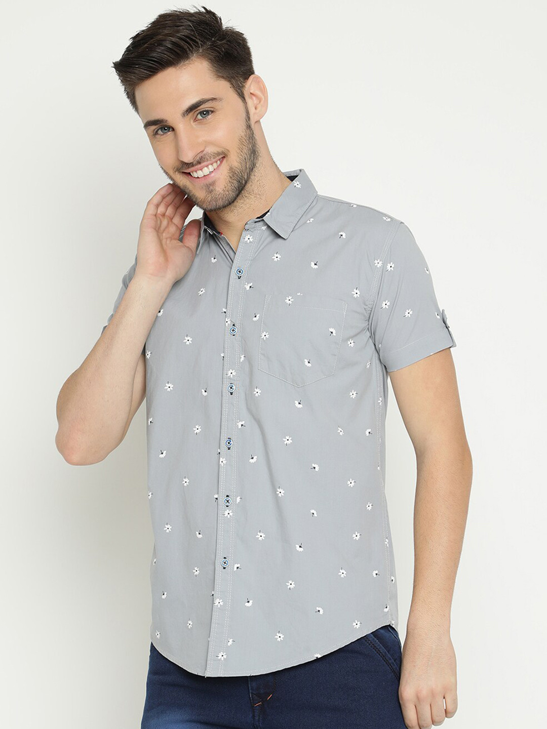 V2 Value & Variety Men Grey Regular Fit Floral Opaque Printed Casual Shirt with Pockets
V2 Value & Variety Men Grey Regular Fit Floral Opaque Printed Casual Shirt with Pockets