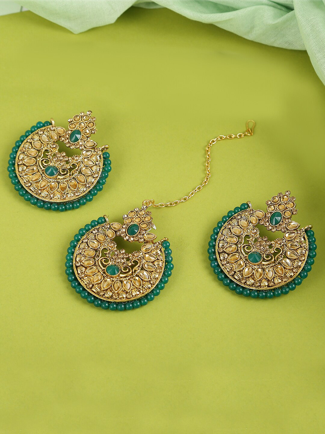 LIVE EVIL Green Gold-Plated Green Kundan Studded Earring with Maang Tikka 
LIVE EVIL Green Gold-Plated Green Kundan Studded Earring with Maang Tikka