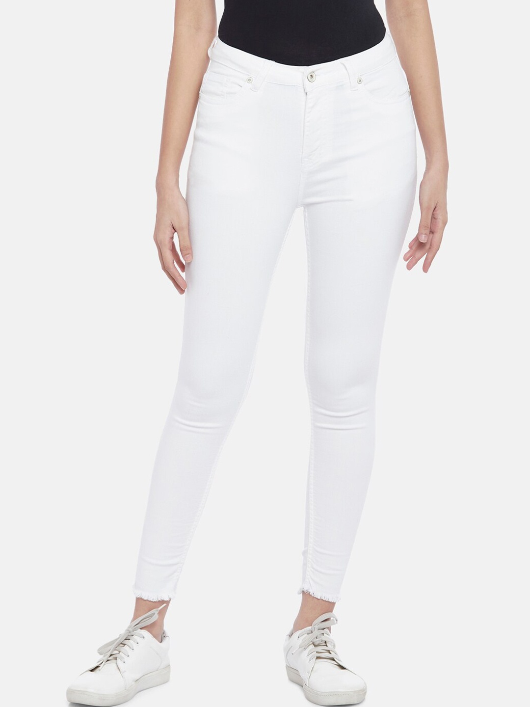 People Women White Tapered Fit Jeans