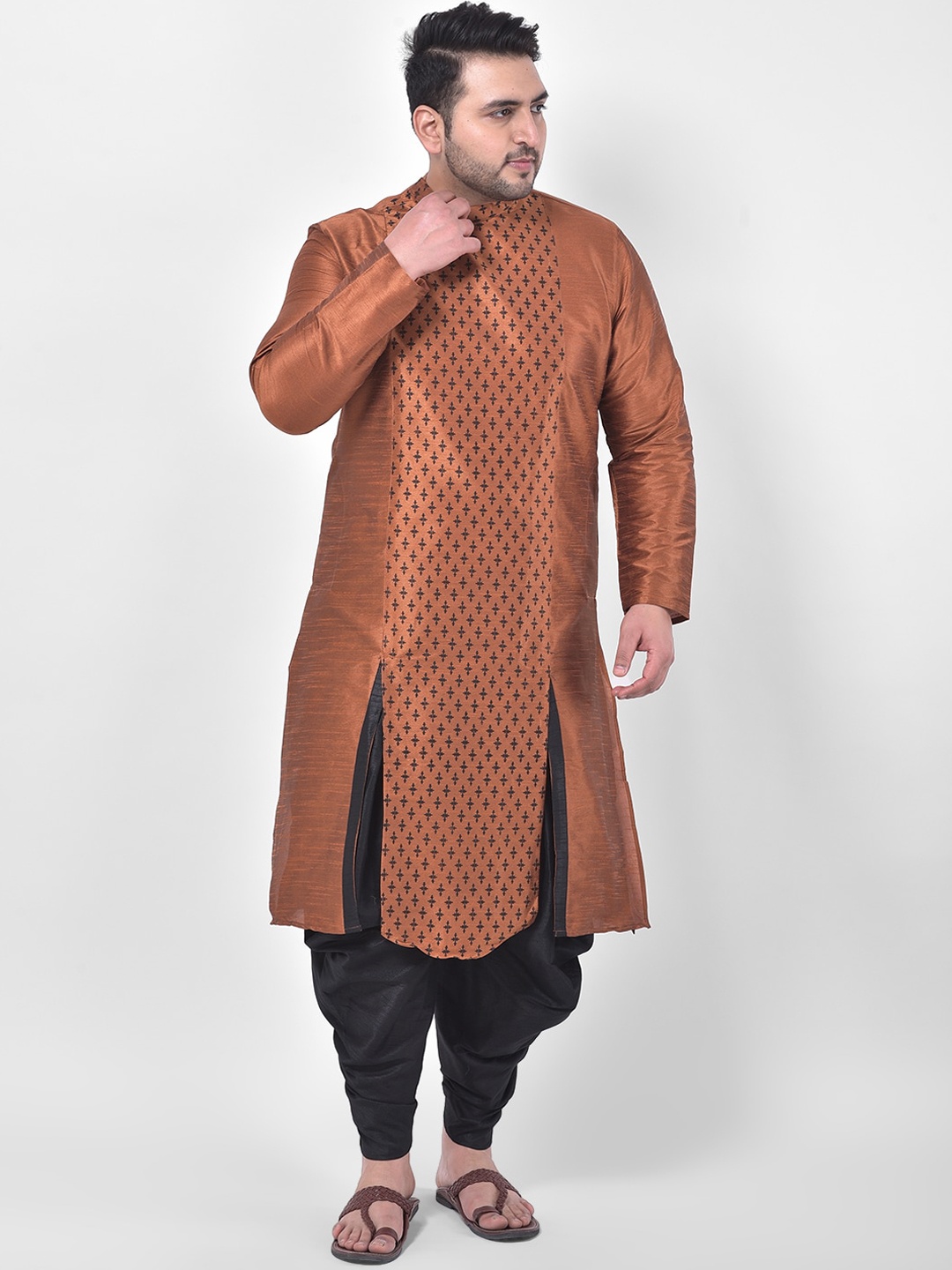 DEYANN PLUS Men Copper-Toned Ethnic Motifs Printed Dupion Silk Kurta with Dhoti Pants
DEYANN PLUS Men Copper-Toned Ethnic Motifs Printed Dupion Silk Kurta with Dhoti Pants