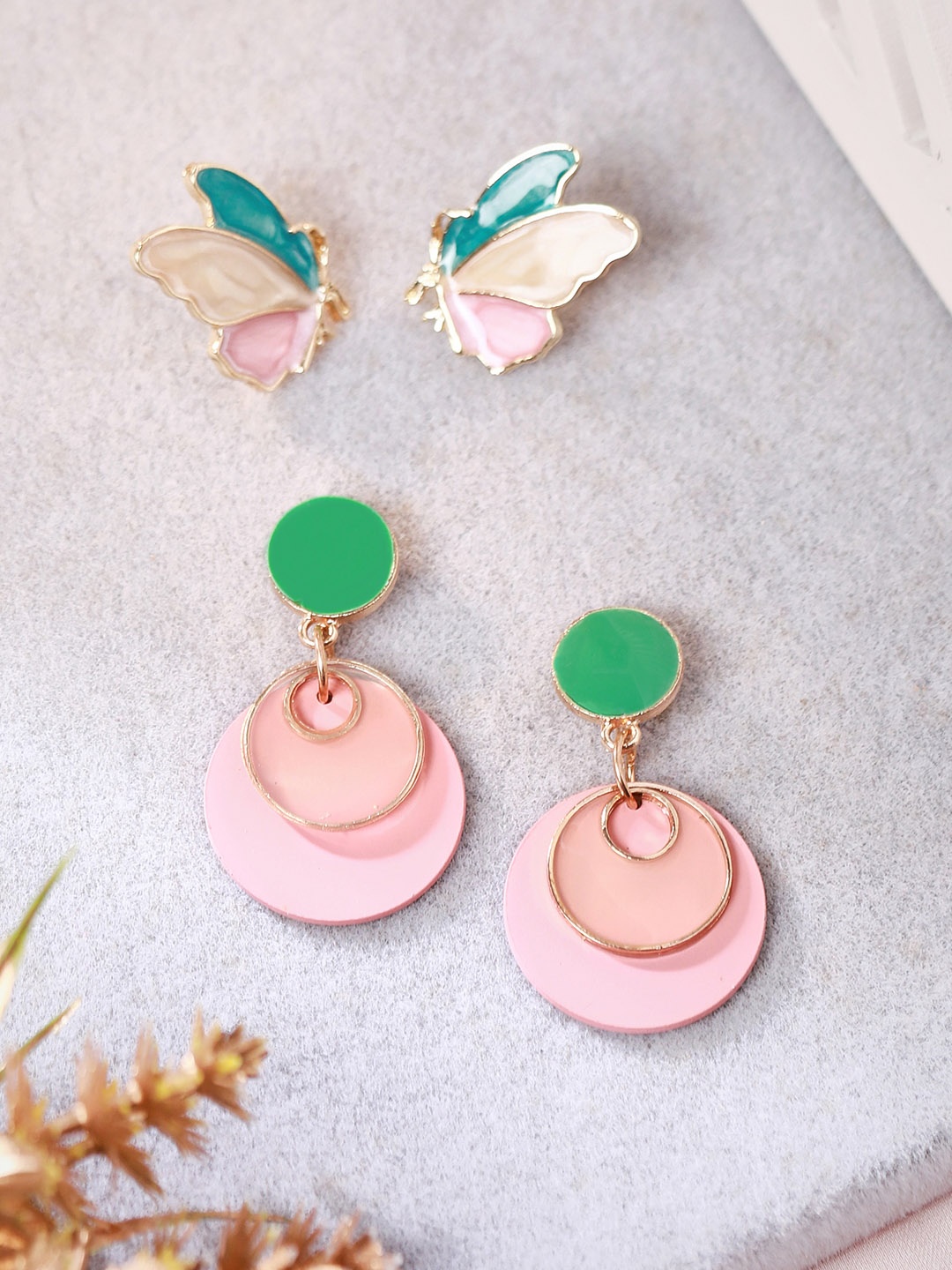 TOKYO TALKIES X rubans FASHION ACCESSORIES Peach-Coloured Circular Studs Earrings
TOKYO TALKIES X rubans FASHION ACCESSORIES Peach-Coloured Circular Studs Earrings