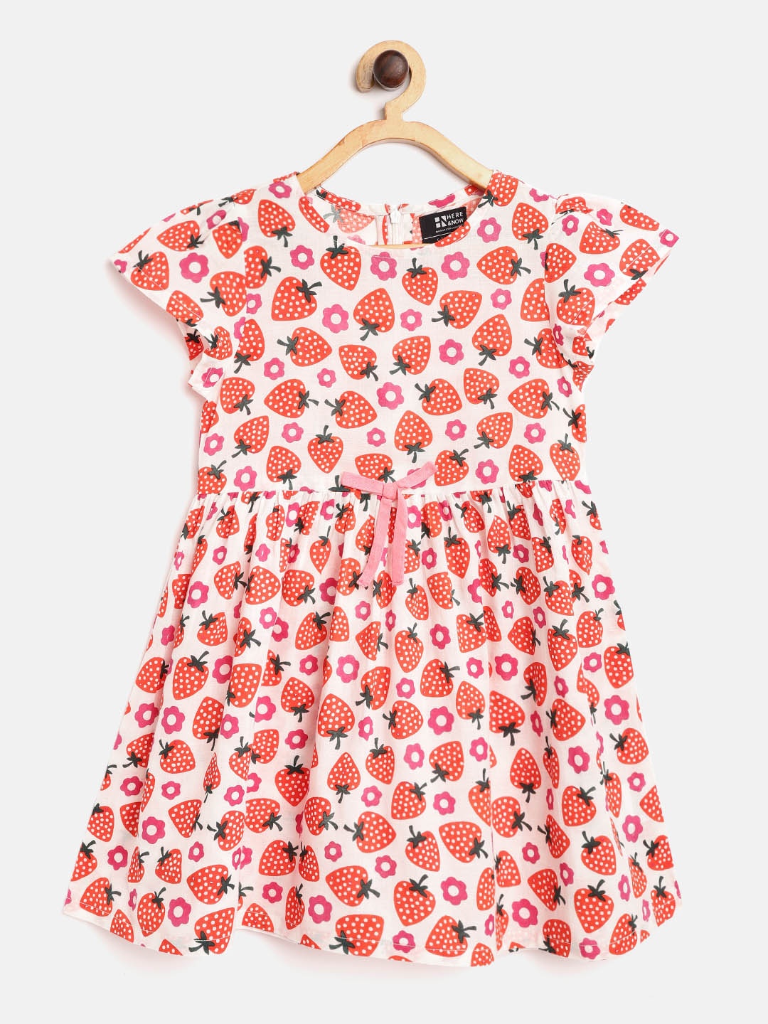 HERE&NOW Girls White & Red Conversational Print Cotton Fit & Flare Dress with Bow Detail
HERE&NOW Girls White & Red Conversational Print Cotton Fit & Flare Dress with Bow Detail