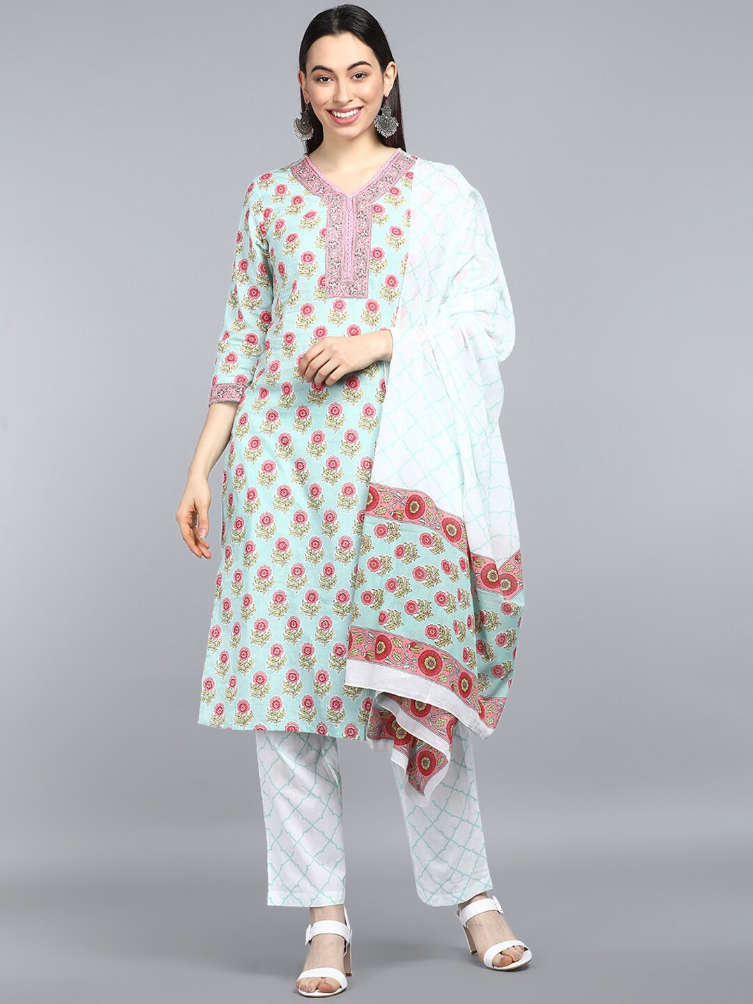 AHIKA Women Turquoise Blue & White Floral Printed Pure Cotton Kurta & Trousers & Dupatta
AHIKA Women Turquoise Blue & White Floral Printed Pure Cotton Kurta & Trousers & Dupatta