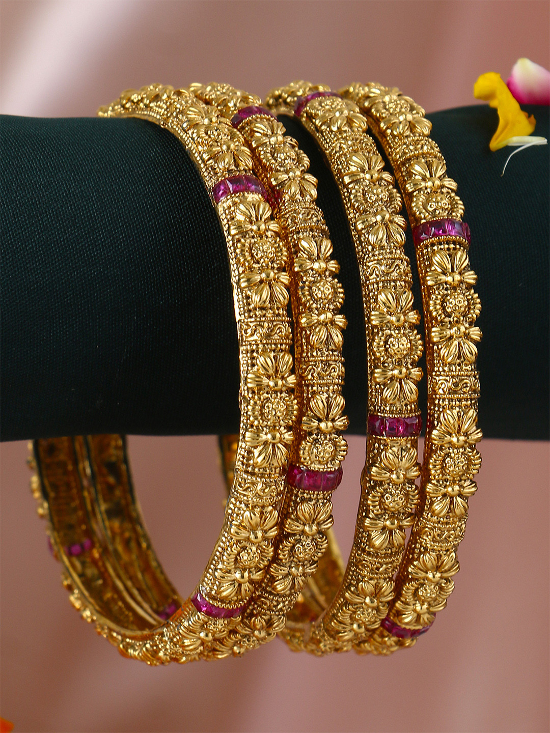 Adwitiya Collection Set Of 4 Gold-Plated & Pink Stones-Studded & Beaded Bangles
Adwitiya Collection Set Of 4 Gold-Plated & Pink Stones-Studded & Beaded Bangles