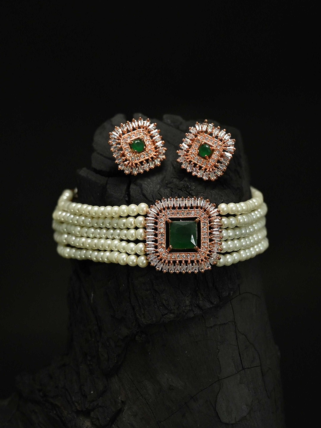 justpeachy Rose Gold-Plated White & Green Stone-Studded & Pearl Beaded Jewellery Set
justpeachy Rose Gold-Plated White & Green Stone-Studded & Pearl Beaded Jewellery Set