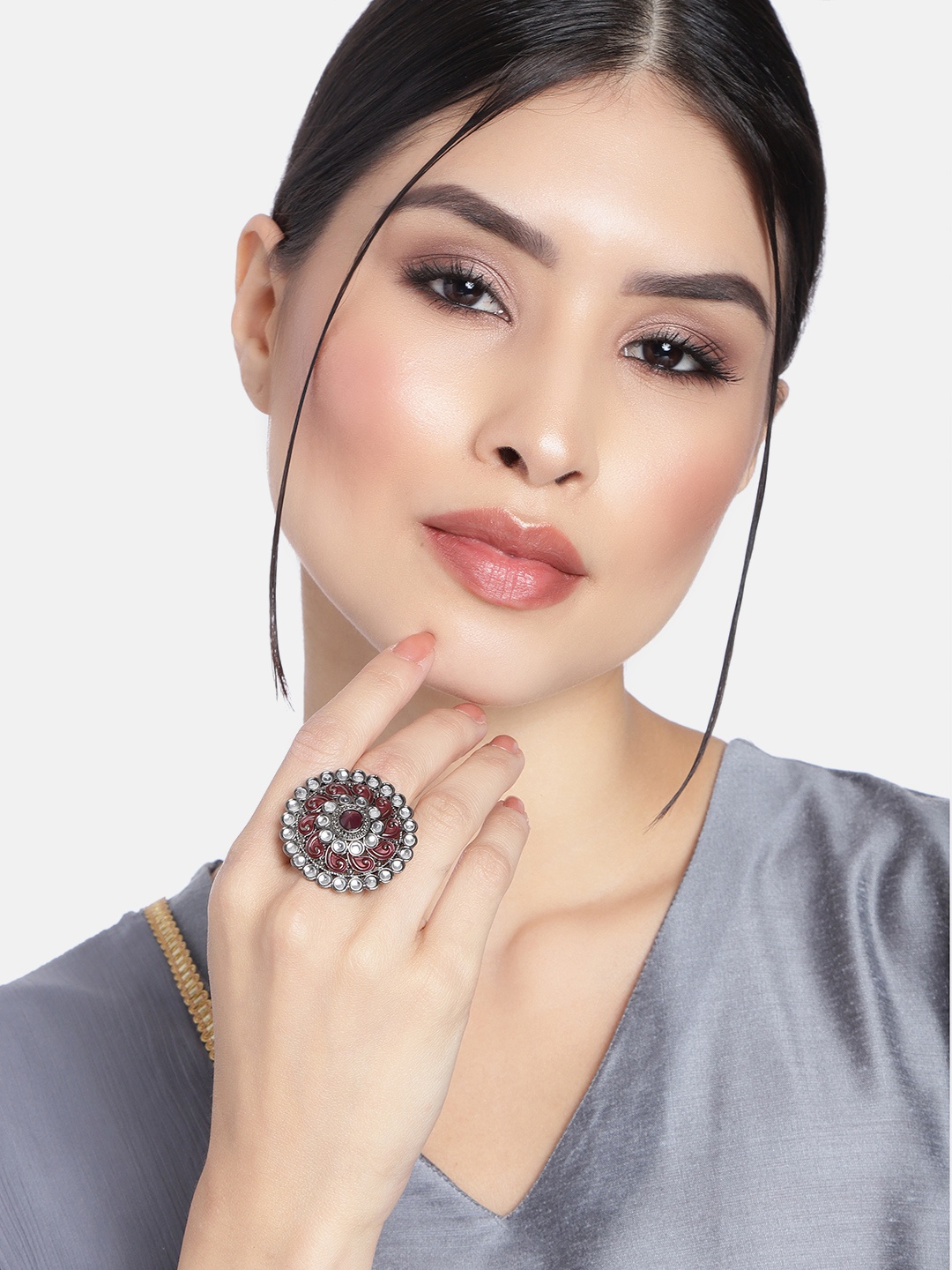 I Jewels Maroon & Silver-Toned Oxidised Rhodium Plated Kundan Handcrafted Finger Ring
I Jewels Maroon & Silver-Toned Oxidised Rhodium Plated Kundan Handcrafted Finger Ring