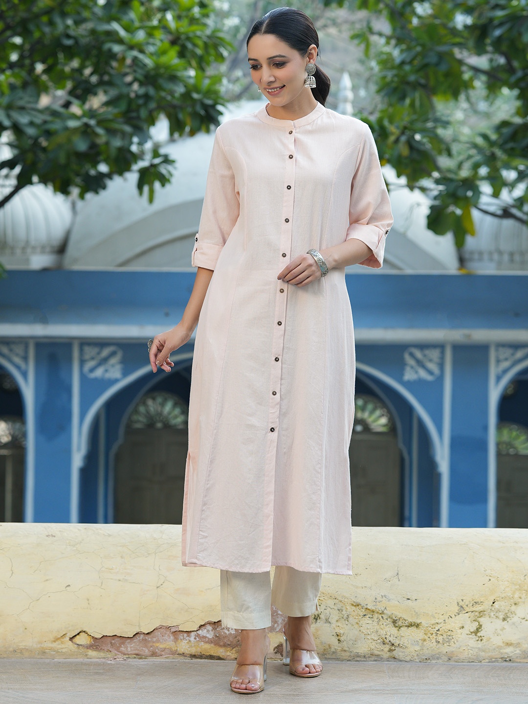 Juniper Women Peach-Pink Solid Band Collar Roll-Up Sleeves Pastels Panelled A-Line Kurta
Juniper Women Peach-Pink Solid Band Collar Roll-Up Sleeves Pastels Panelled A-Line Kurta