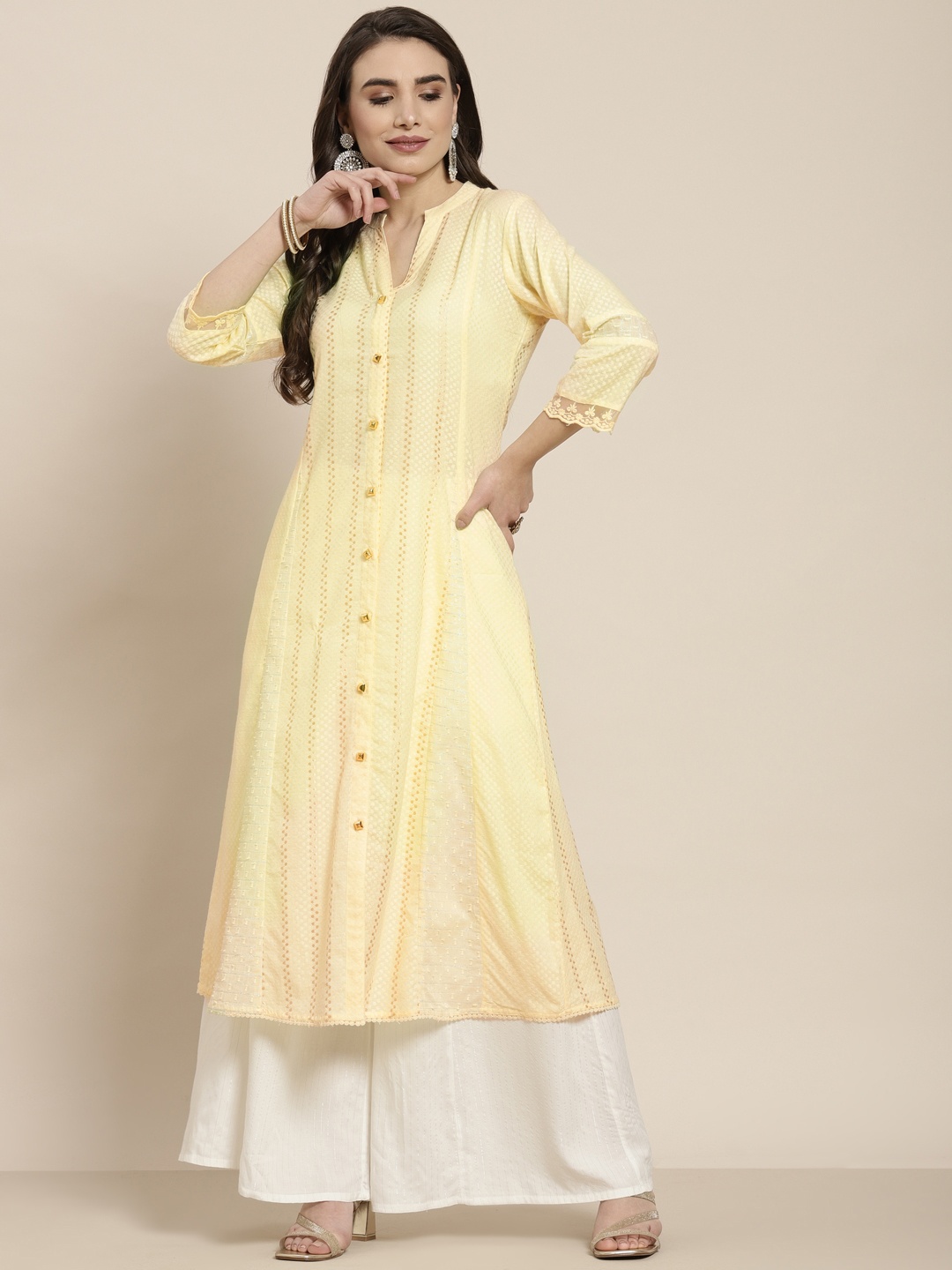 Juniper Women Yellow Abstract Embroidered Mandarin Collar Thread Work Cotton A-Line Kurta
Juniper Women Yellow Abstract Embroidered Mandarin Collar Thread Work Cotton A-Line Kurta