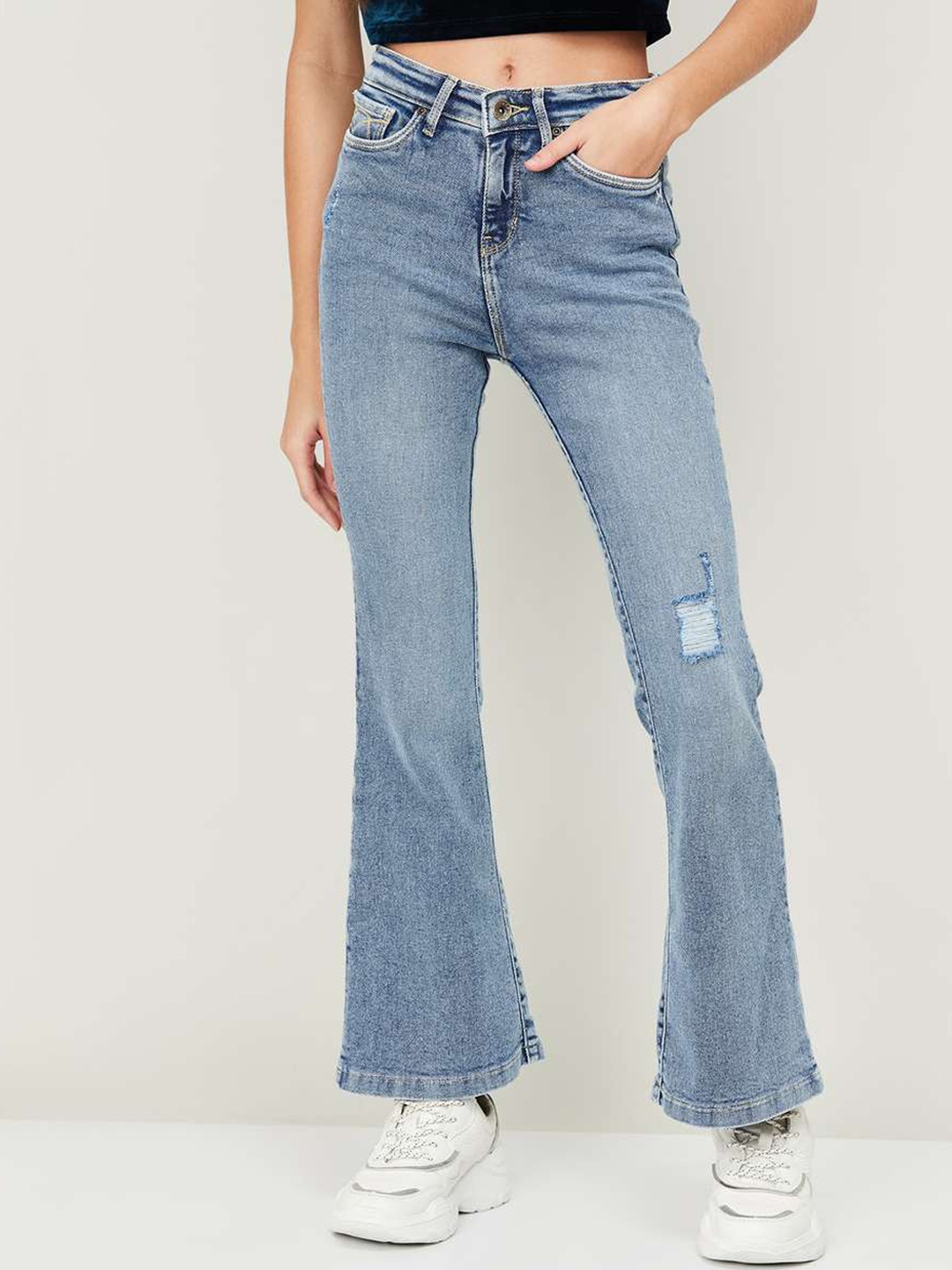 Xpose Women Blue Comfort Flared High-Rise Mildly Distressed Heavy Fade Stretchable Jeans
Xpose Women Blue Comfort Flared High-Rise Mildly Distressed Heavy Fade Stretchable Jeans