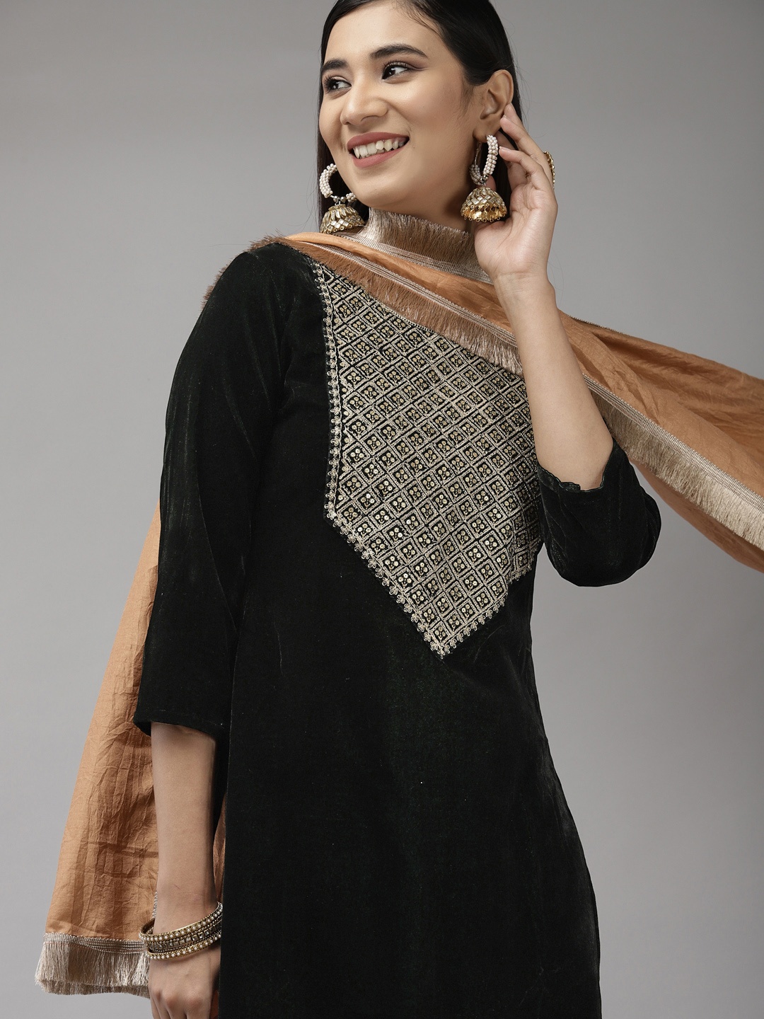 Indo Era Women Green Ethnic Motifs Embroidered Velvet Kurta with Sharara & With Dupatta
Indo Era Women Green Ethnic Motifs Embroidered Velvet Kurta with Sharara & With Dupatta