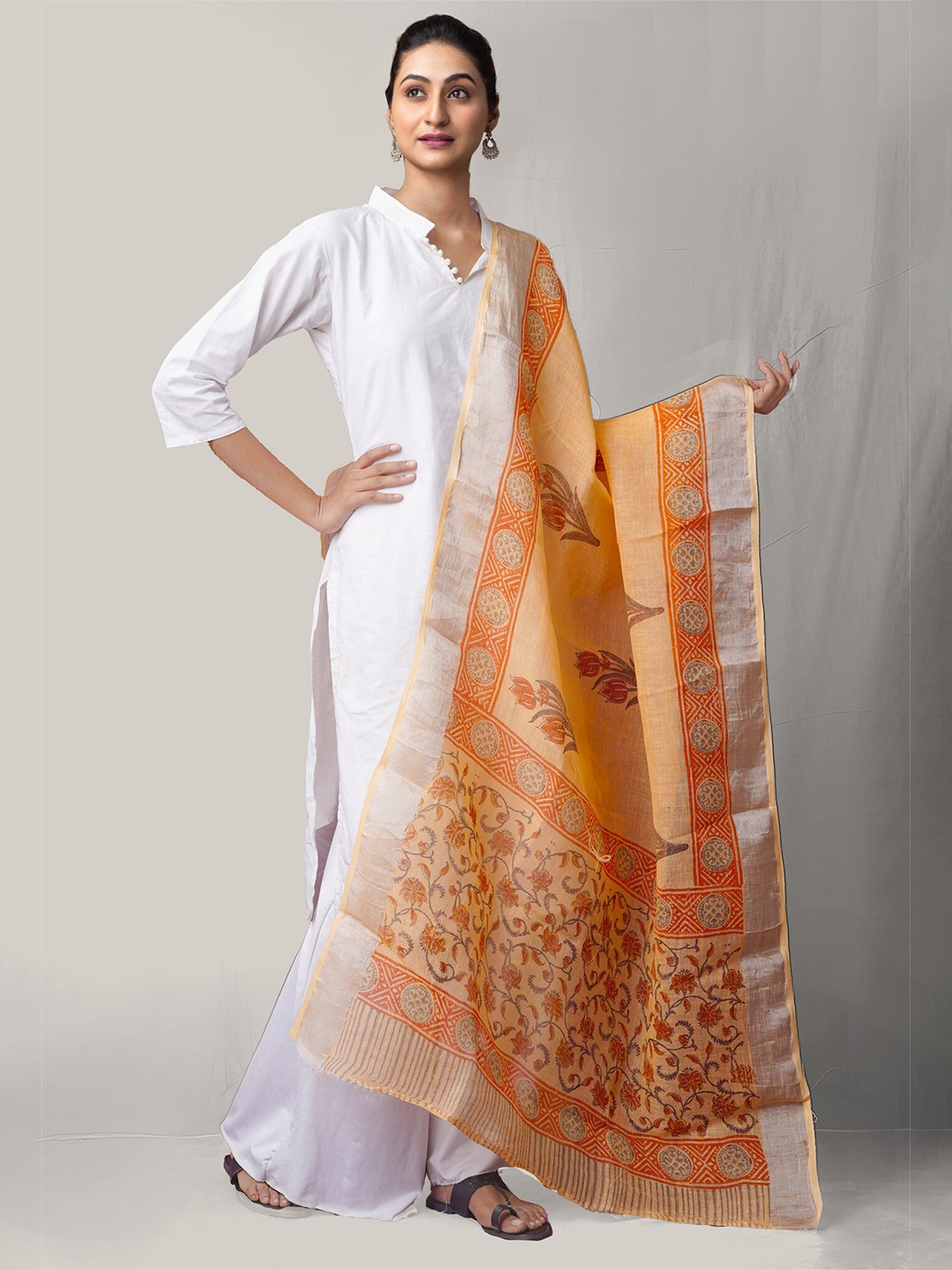 Unnati Silks Orange & Peach-Coloured Ethnic Motifs Printed Linen Block Print Dupatta with Zari
Unnati Silks Orange & Peach-Coloured Ethnic Motifs Printed Linen Block Print Dupatta with Zari
