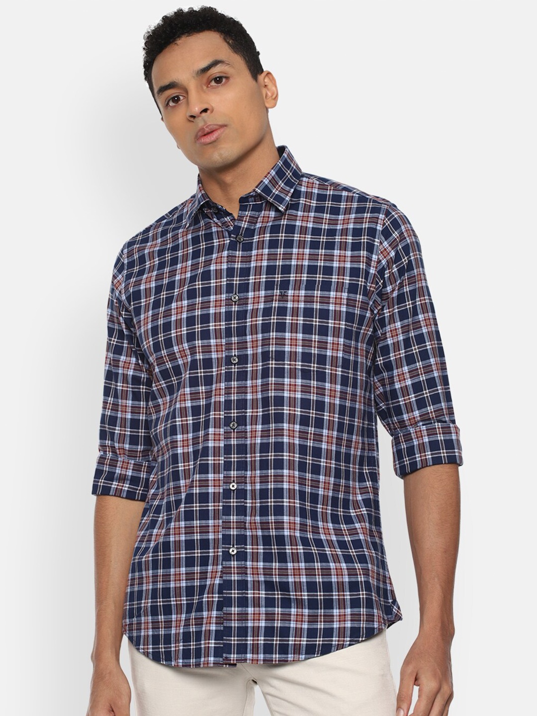 Van Heusen Sport Men Navy Blue Slim Fit Tartan Checks Checked Pure Cotton Casual Shirt
Van Heusen Sport Men Navy Blue Slim Fit Tartan Checks Checked Pure Cotton Casual Shirt