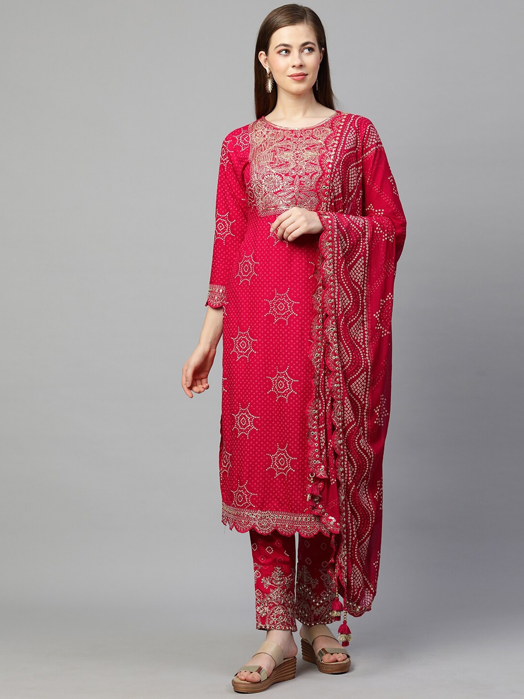 FASHOR Women Magenta Ethnic Motifs Printed Thread Work Kurta with Trousers & With Dupatta
FASHOR Women Magenta Ethnic Motifs Printed Thread Work Kurta with Trousers & With Dupatta