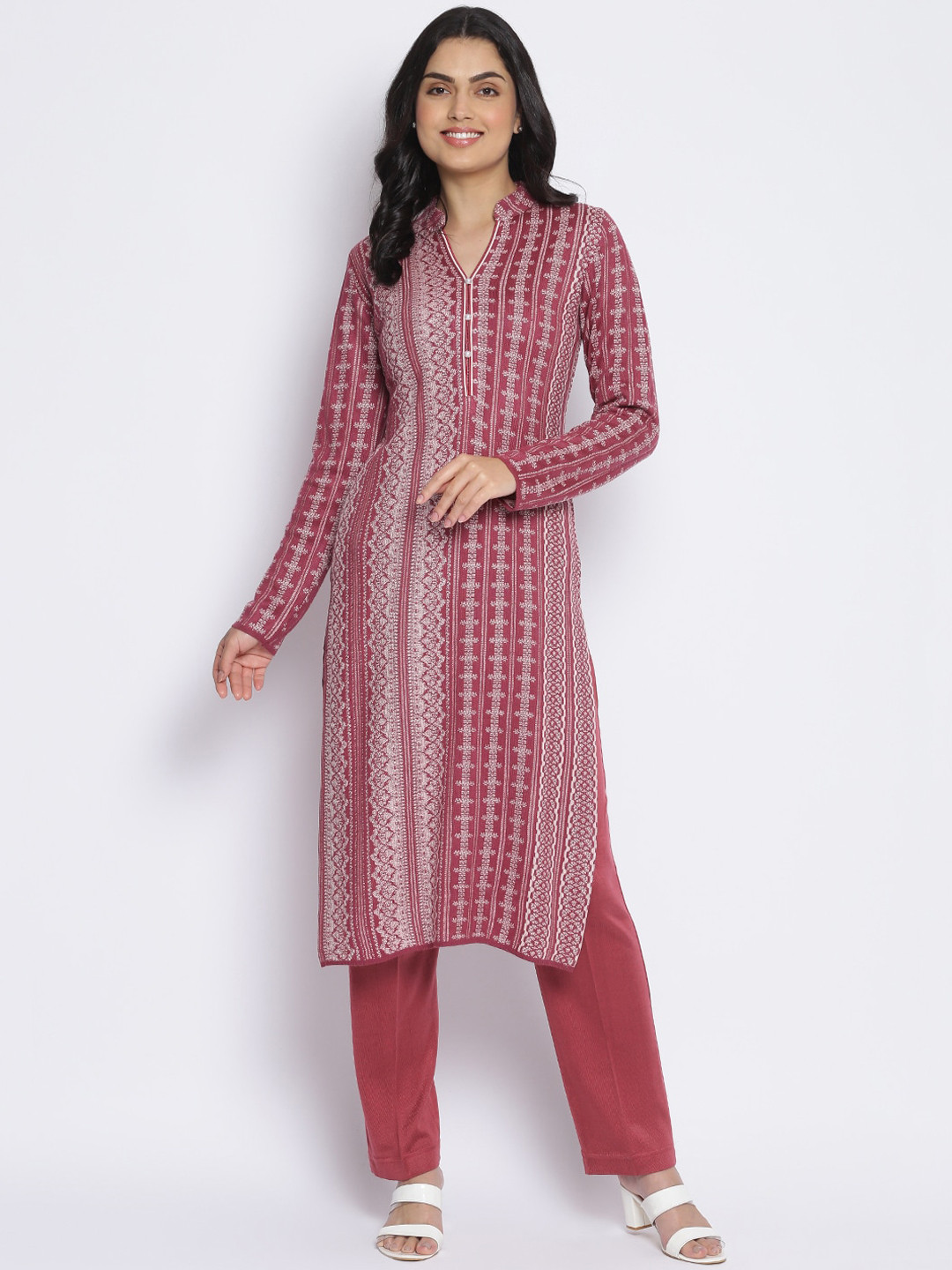 MIKHAD Women Fuchsia Ethnic Motifs Jacquard Kurta
MIKHAD Women Fuchsia Ethnic Motifs Jacquard Kurta