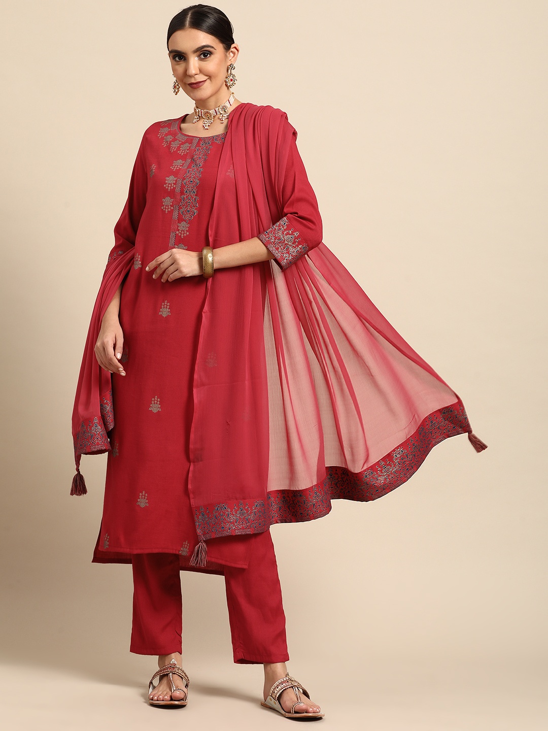 Anouk Women Red & Navy Blue Ethnic Motifs Printed Kurta with Trousers & With Dupatta
Anouk Women Red & Navy Blue Ethnic Motifs Printed Kurta with Trousers & With Dupatta