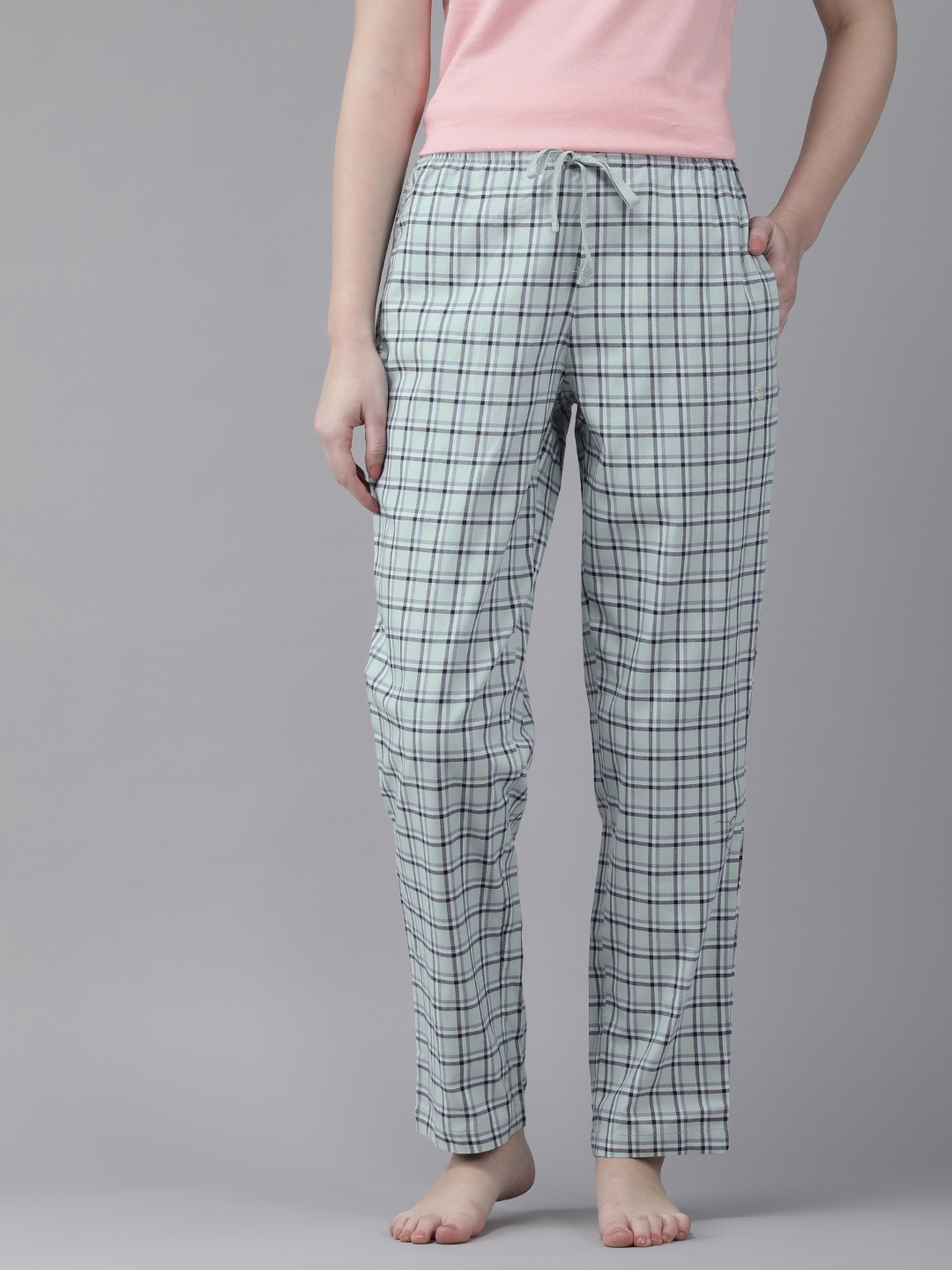 Van Heusen Women Checkered Functional Pocket Plush Back Elastic Waistband Lounge Pyjamas, Blue
Van Heusen Women Checkered Functional Pocket Plush Back Elastic Waistband Lounge Pyjamas, Blue