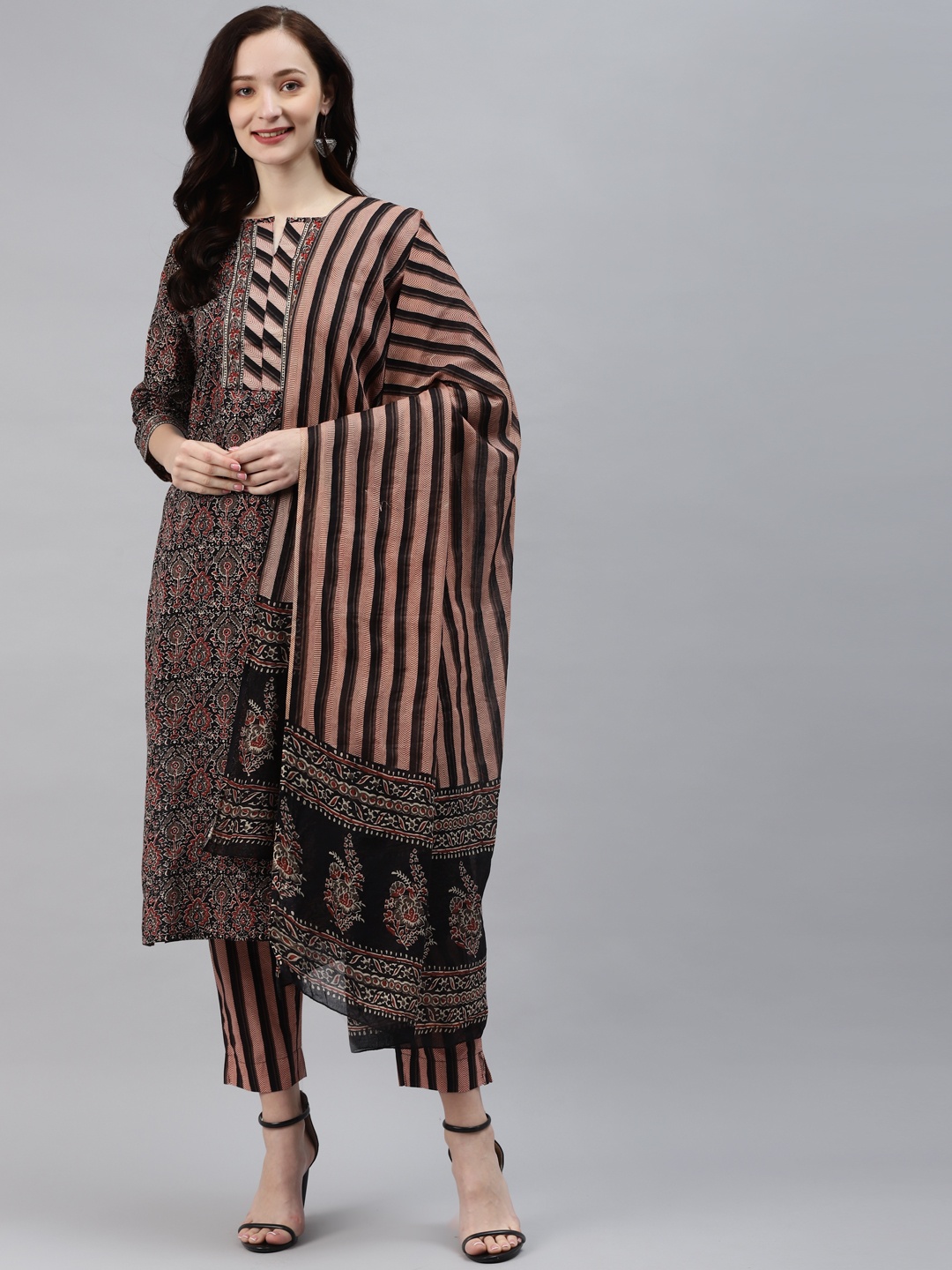 Vbuyz Women Brown & Black Ethnic Motifs Printed Pure Cotton Kurta with Trousers & Dupatta
Vbuyz Women Brown & Black Ethnic Motifs Printed Pure Cotton Kurta with Trousers & Dupatta