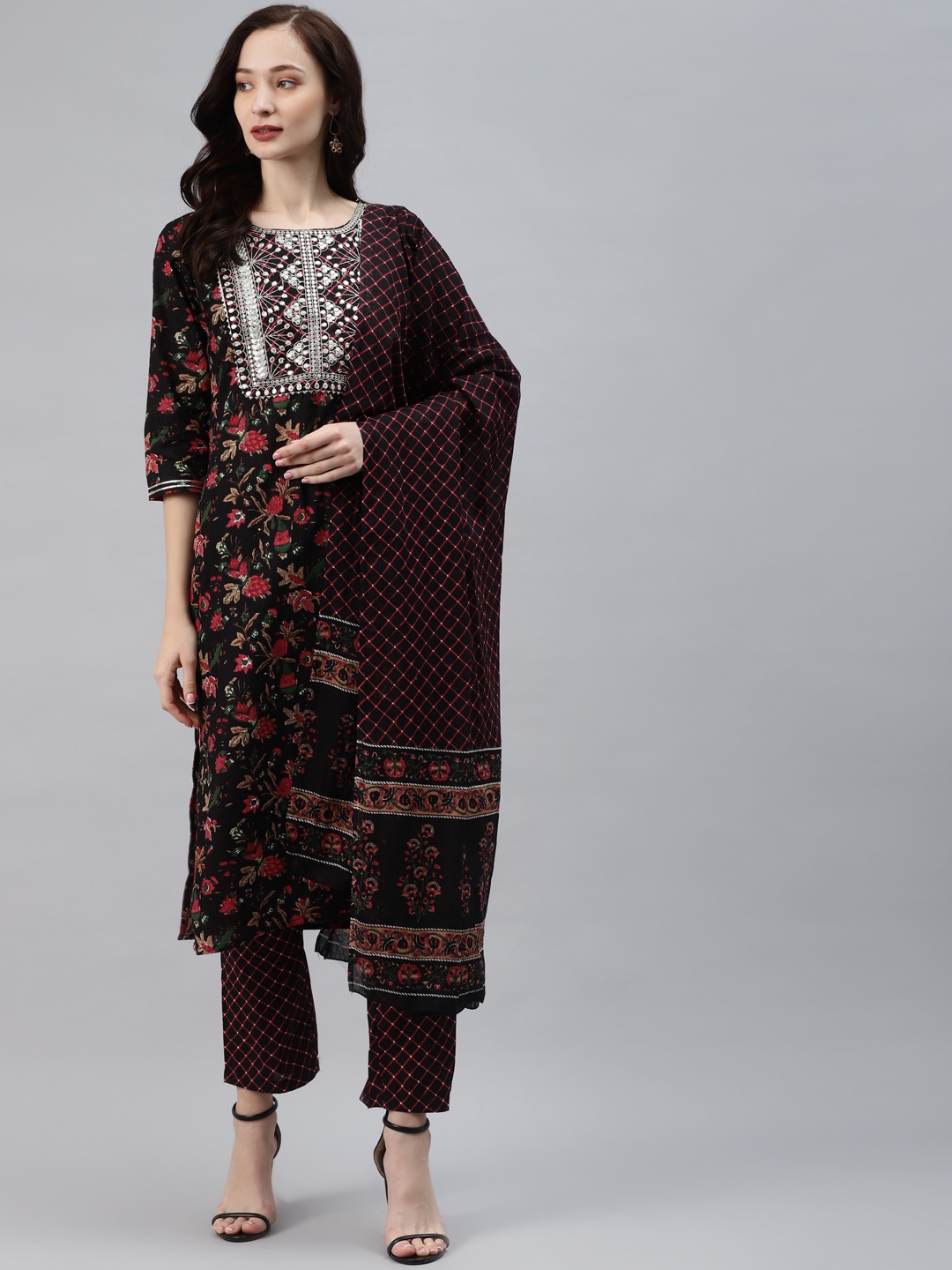 Vbuyz Women Black & Pink Ethnic Motifs Printed Gotta Patti Kurta with Trousers & Dupatta
Vbuyz Women Black & Pink Ethnic Motifs Printed Gotta Patti Kurta with Trousers & Dupatta