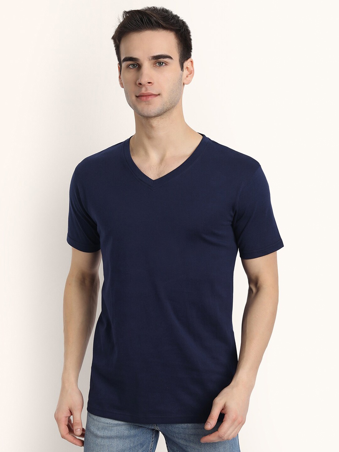 BE AWARA Men Navy Blue V-Neck T-shirt