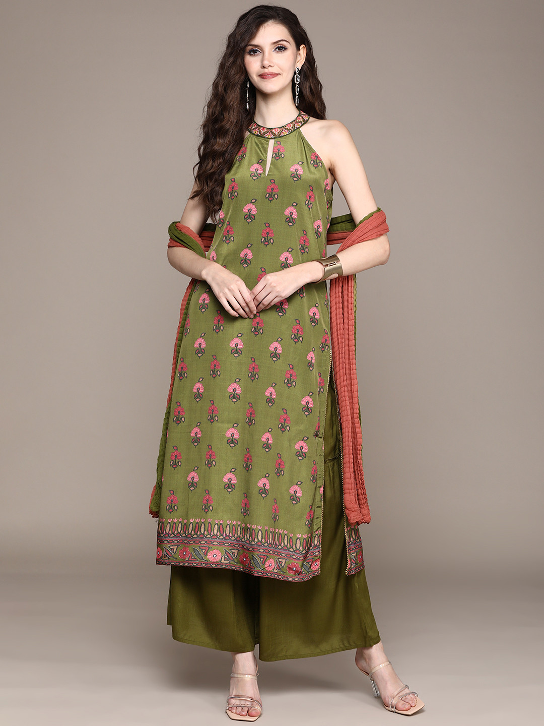 aarke Ritu Kumar Women Green Floral Printed Beads and Stones Kurta with Palazzos & With Dupatta
aarke Ritu Kumar Women Green Floral Printed Beads and Stones Kurta with Palazzos & With Dupatta