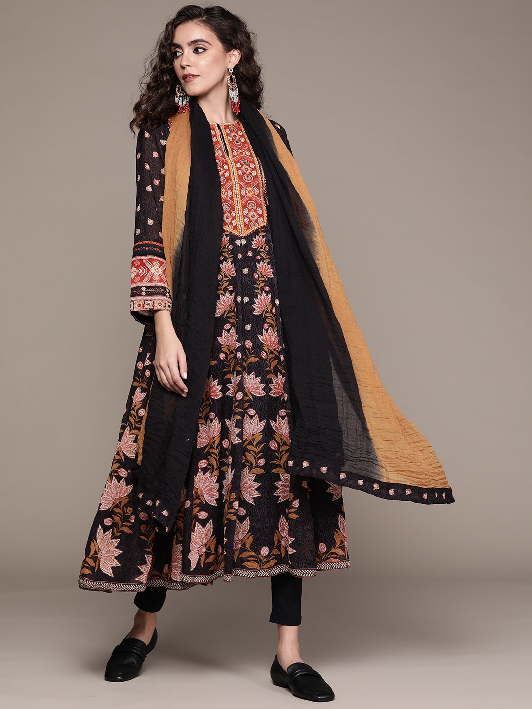 Ritu Kumar Women Black Ethnic Motifs Embroidered Pleated Kurta & Legging With Dupatta
Ritu Kumar Women Black Ethnic Motifs Embroidered Pleated Kurta & Legging With Dupatta