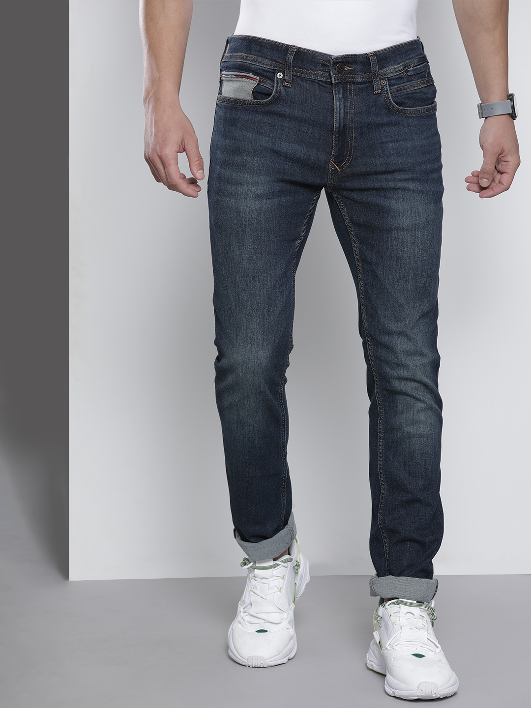 Tommy Hilfiger Men Mid Blue Slim Fit Mid-Rise Light Fade Clean Look Stretchable Jeans
Tommy Hilfiger Men Mid Blue Slim Fit Mid-Rise Light Fade Clean Look Stretchable Jeans