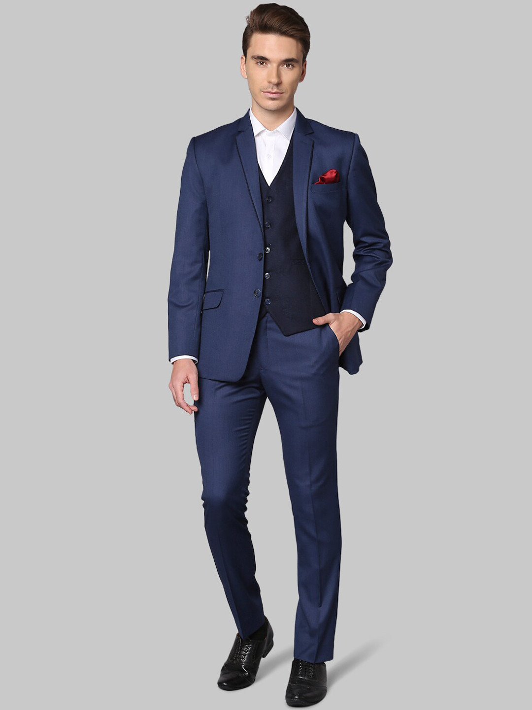 Park Avenue Men Blue Solid Single-Breasted Super Slim-Fit Formal Three-Piece Suit
Park Avenue Men Blue Solid Single-Breasted Super Slim-Fit Formal Three-Piece Suit