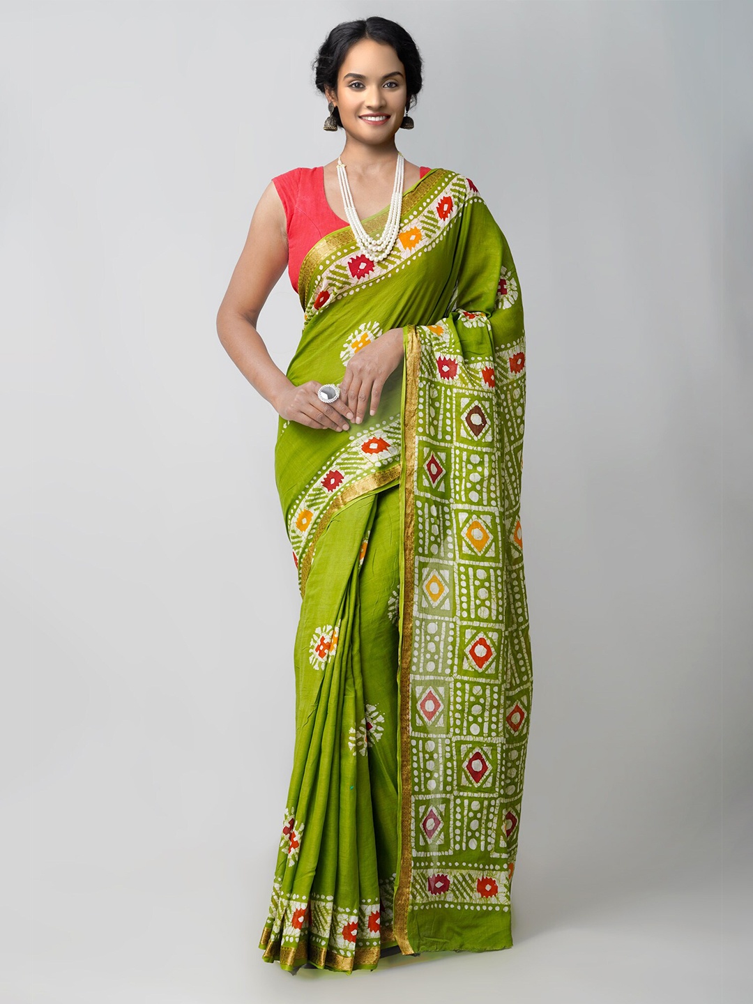 Unnati Silks Green & Red Handloom Sustainable Batik Pure Cotton Block Print Saree
Unnati Silks Green & Red Handloom Sustainable Batik Pure Cotton Block Print Saree