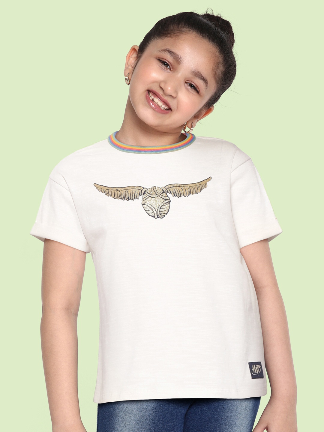 Marks & Spencer Girls White & Golden Snitch & Hogwarts Print Drop-Shoulder Sleeves T-shirt
Marks & Spencer Girls White & Golden Snitch & Hogwarts Print Drop-Shoulder Sleeves T-shirt