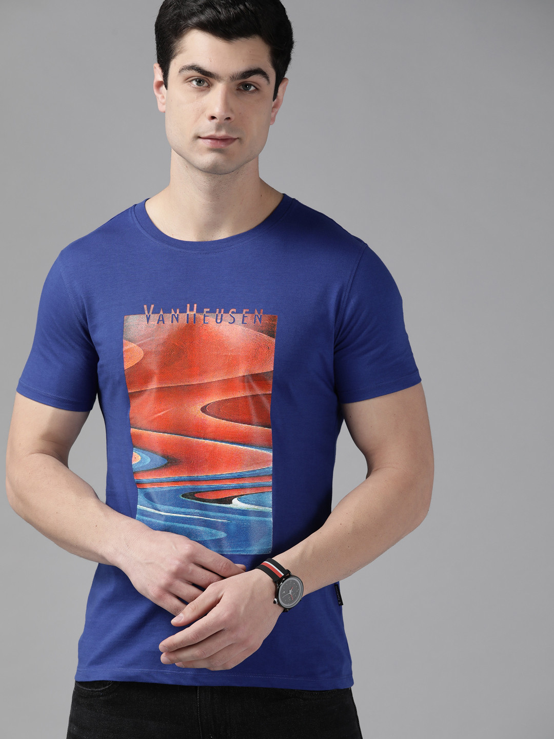 V Dot Men Blue Printed Pure Cotton Slim Fit T-shirt
V Dot Men Blue Printed Pure Cotton Slim Fit T-shirt