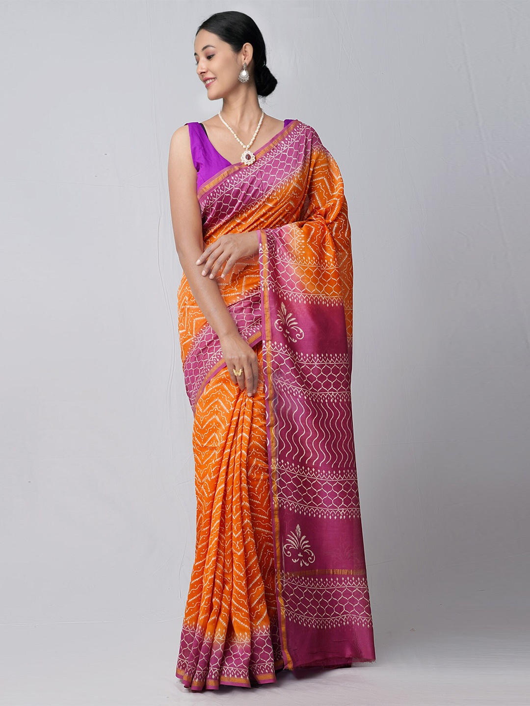 Unnati Silks Orange & Magenta Hand Block Printed Ethnic Motifs Cotton Chanderi Saree
Unnati Silks Orange & Magenta Hand Block Printed Ethnic Motifs Cotton Chanderi Saree