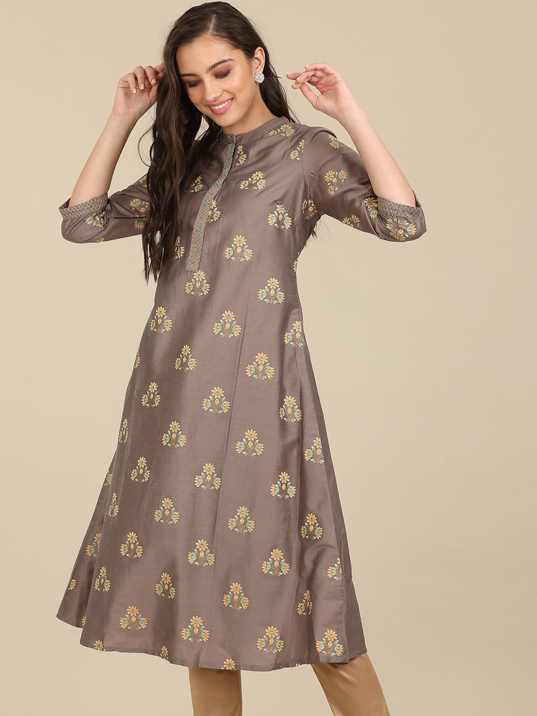 Karigari Women Grey Floral Printed Band Collar Regular Sleeves Zari Polyester A-Line Kurta
Karigari Women Grey Floral Printed Band Collar Regular Sleeves Zari Polyester A-Line Kurta