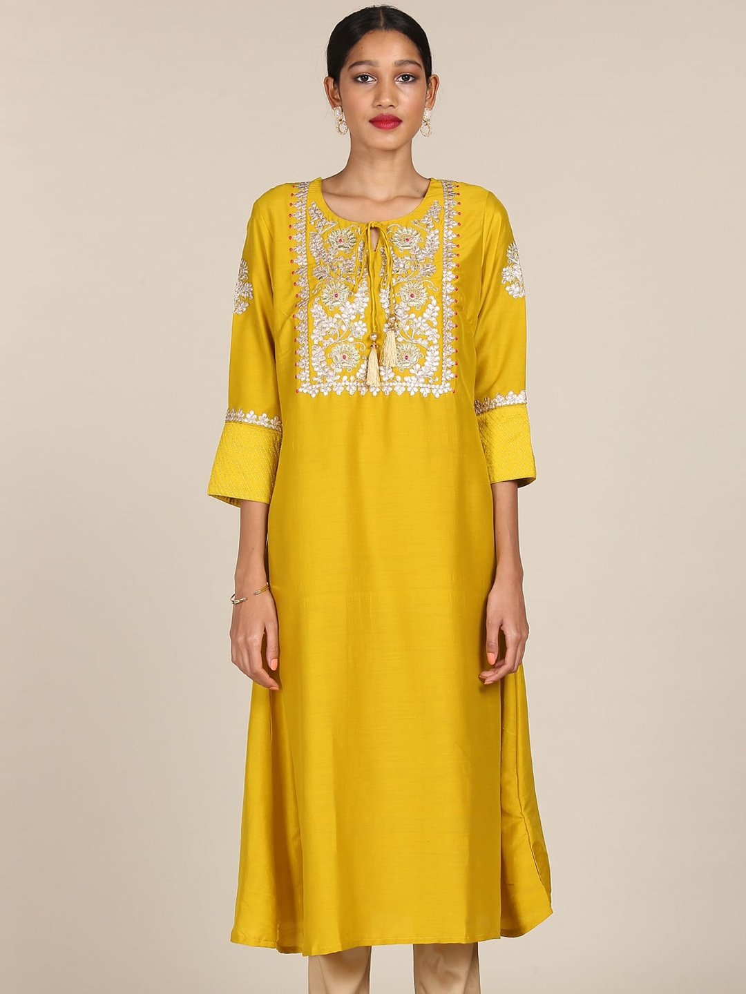 Anahi Women Yellow Ethnic Motifs Yoke Design Flared Sleeves Thread Work Anarkali Kurta
Anahi Women Yellow Ethnic Motifs Yoke Design Flared Sleeves Thread Work Anarkali Kurta